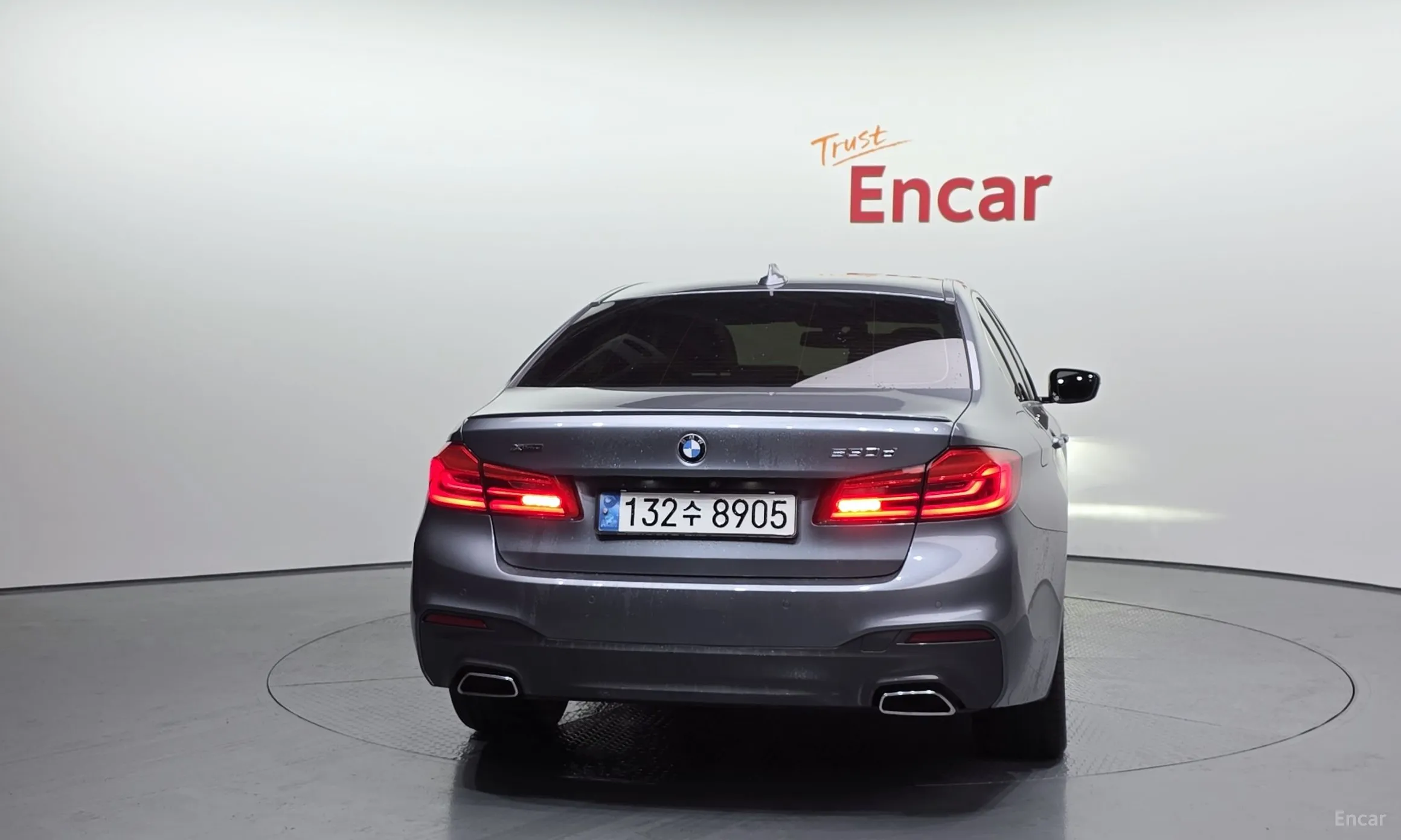 BMW 5 Series (G30) превью 3