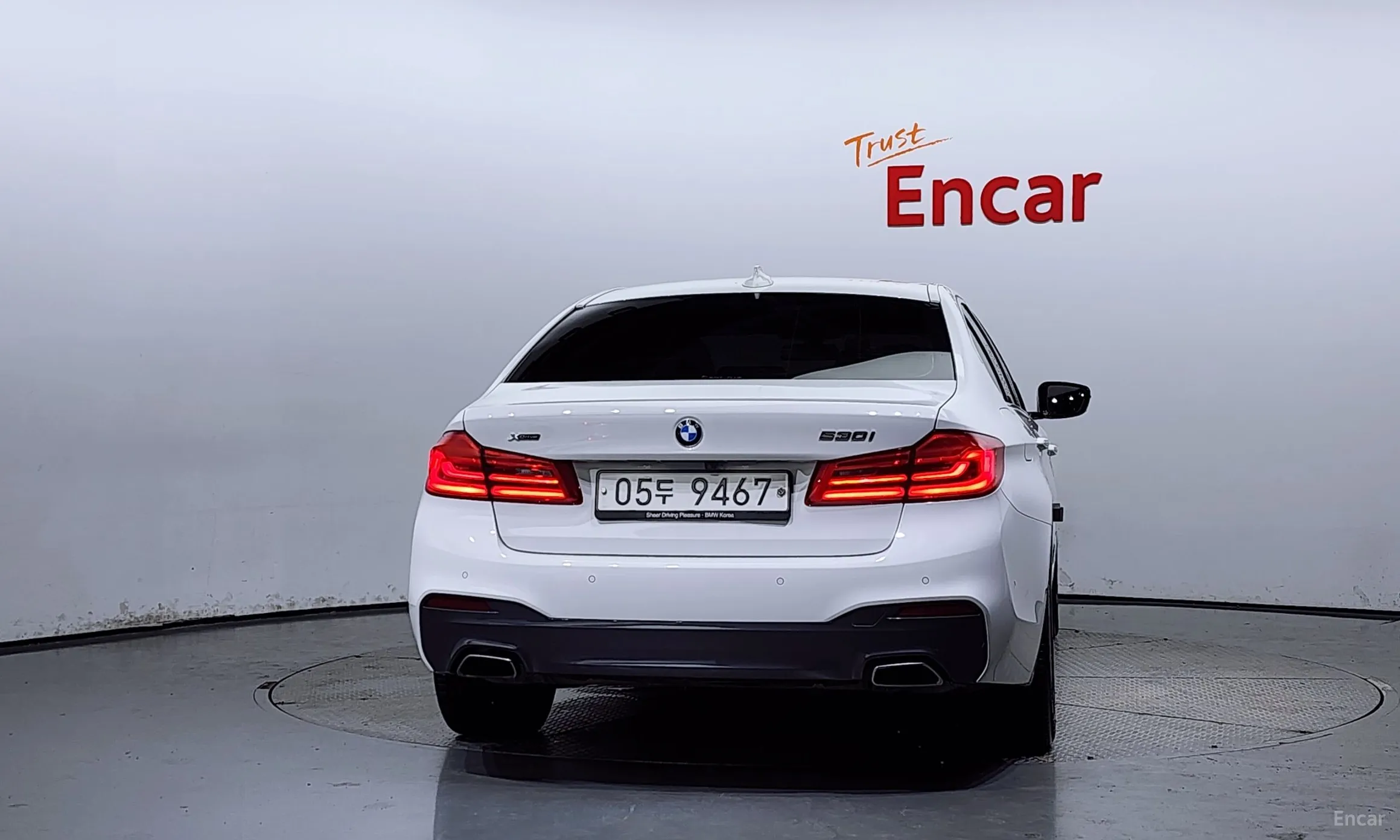 BMW 5 Series (G30) превью 3