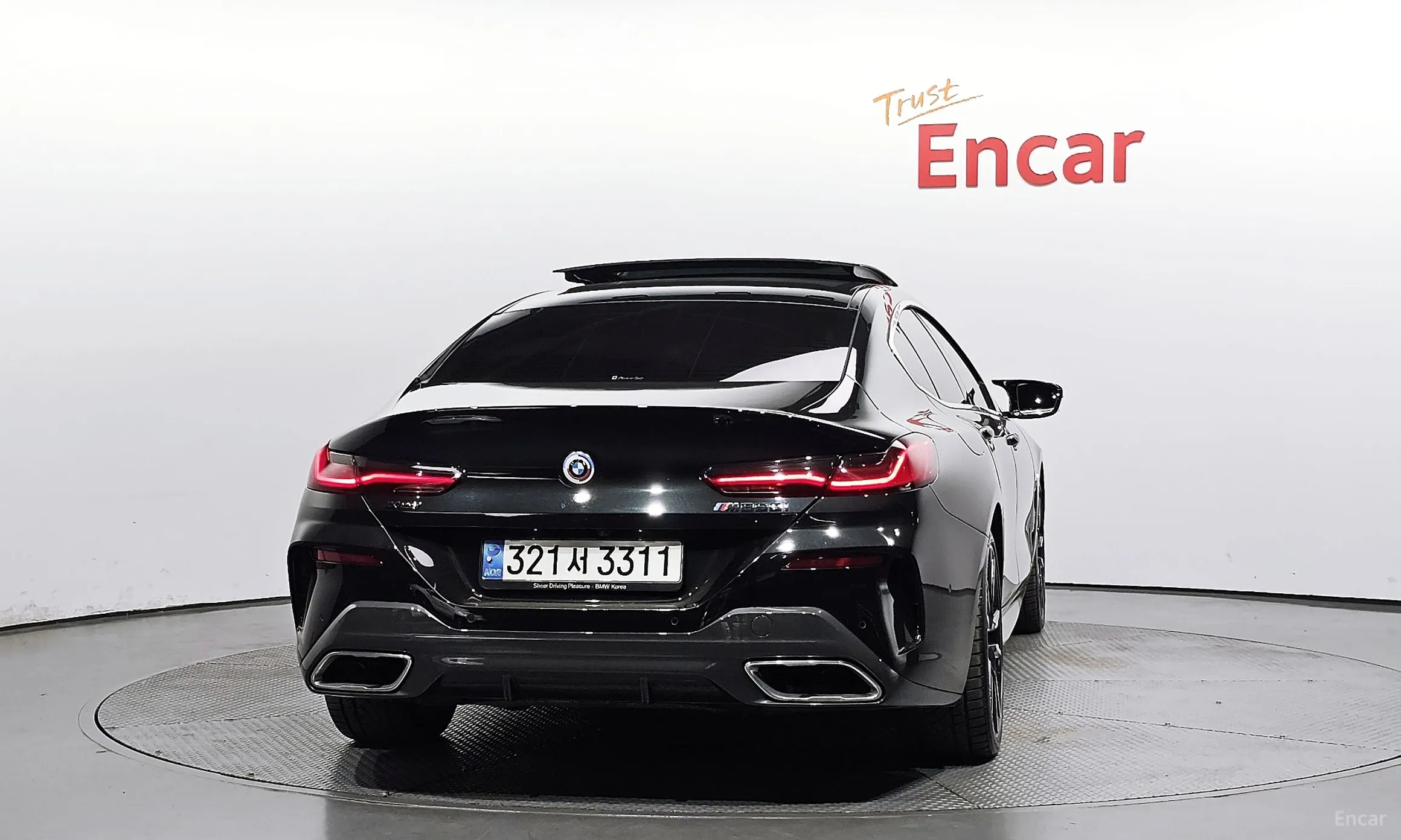 BMW 8-series (G15) превью 3