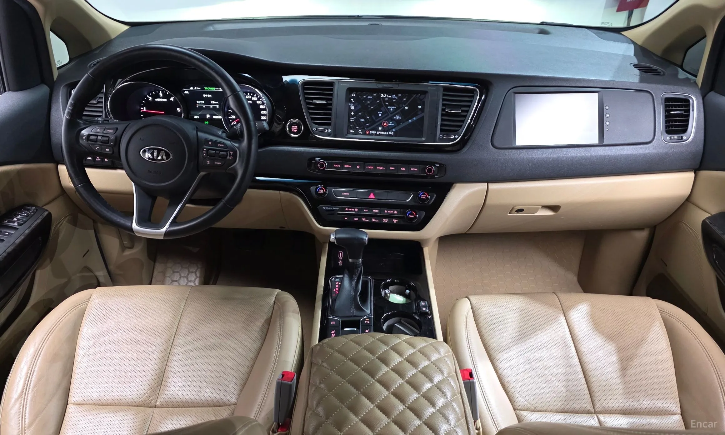 Kia Carnival превью 4