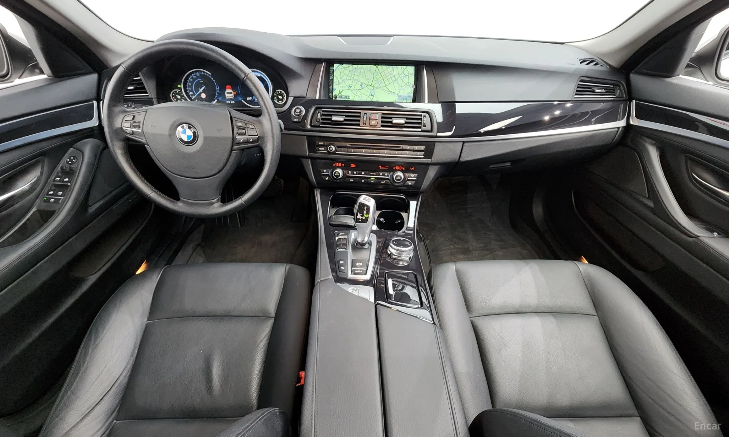 BMW 5 Series (F10) превью 4
