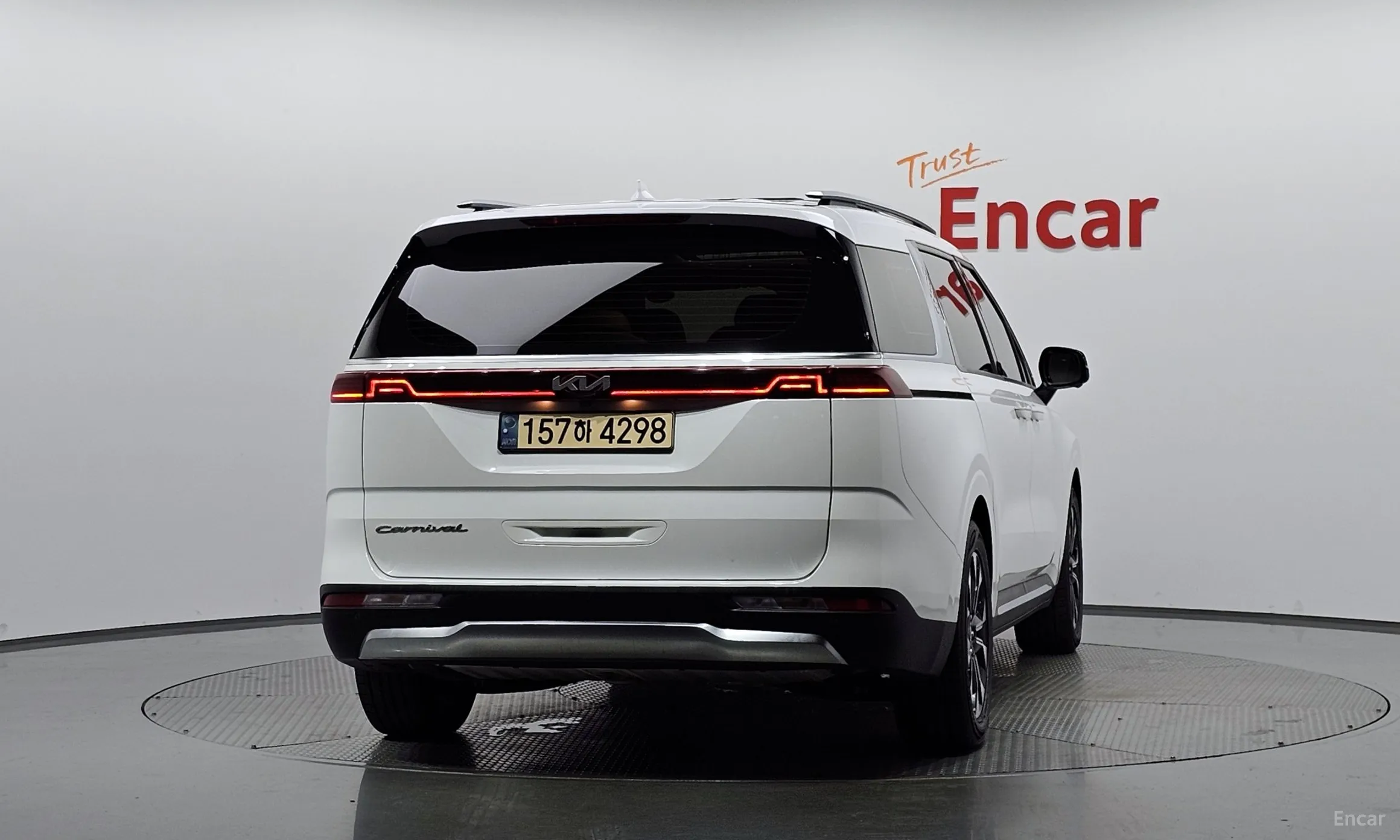 Kia Carnival Gen 4 превью 3