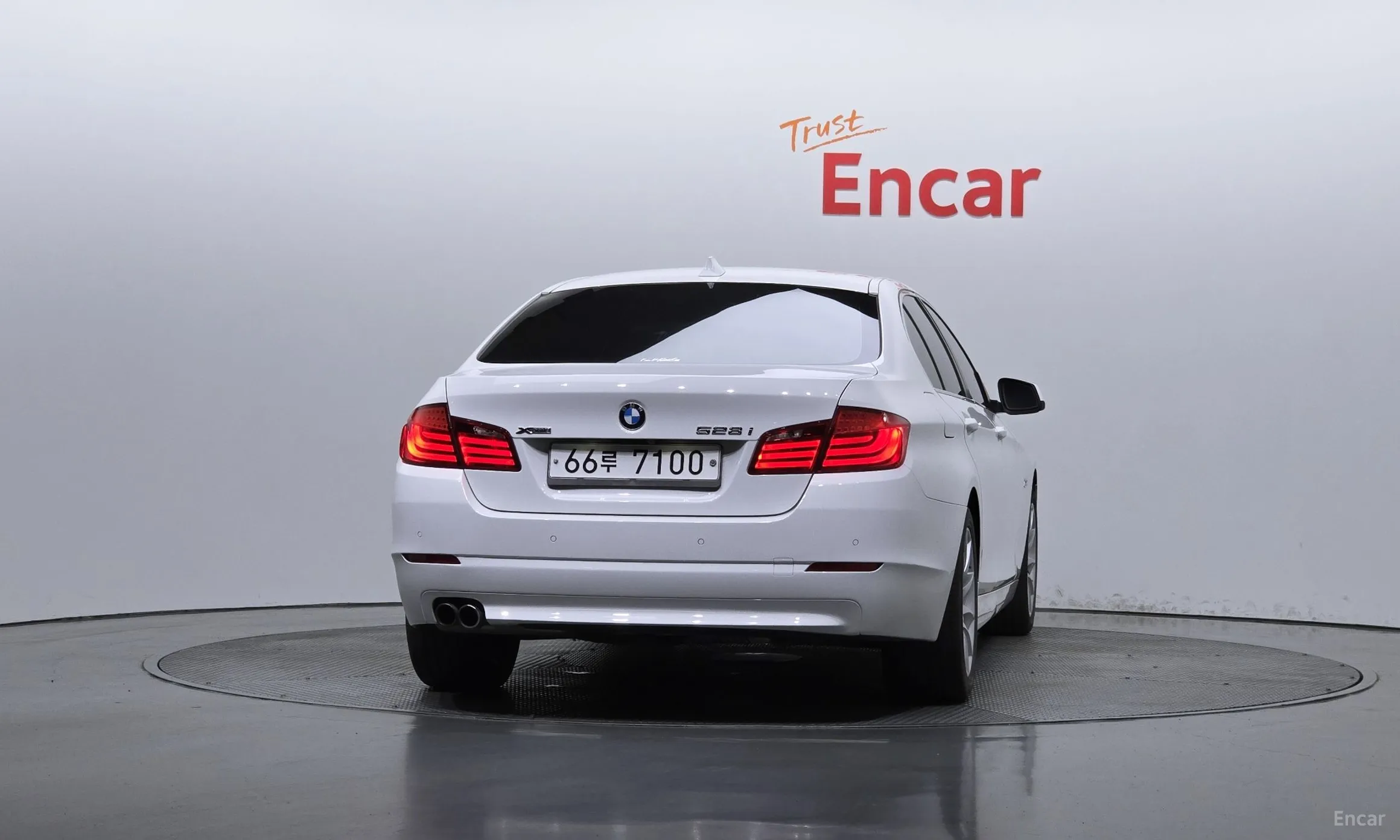 BMW 5 Series (F10) превью 3