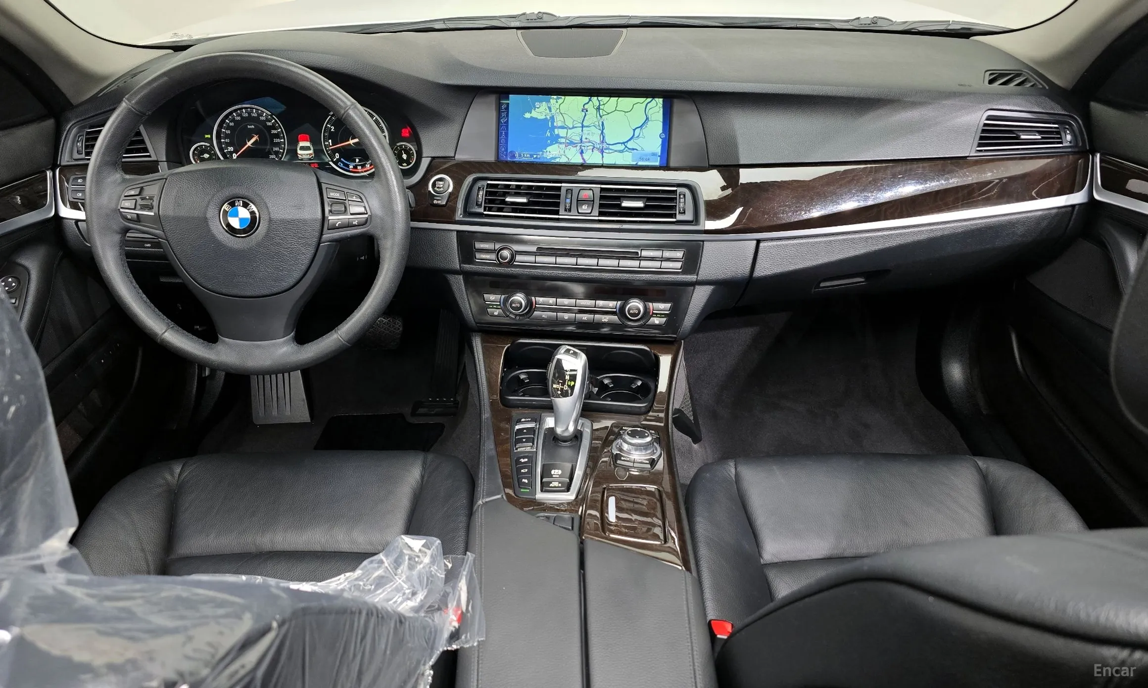BMW 5 Series (F10) превью 4