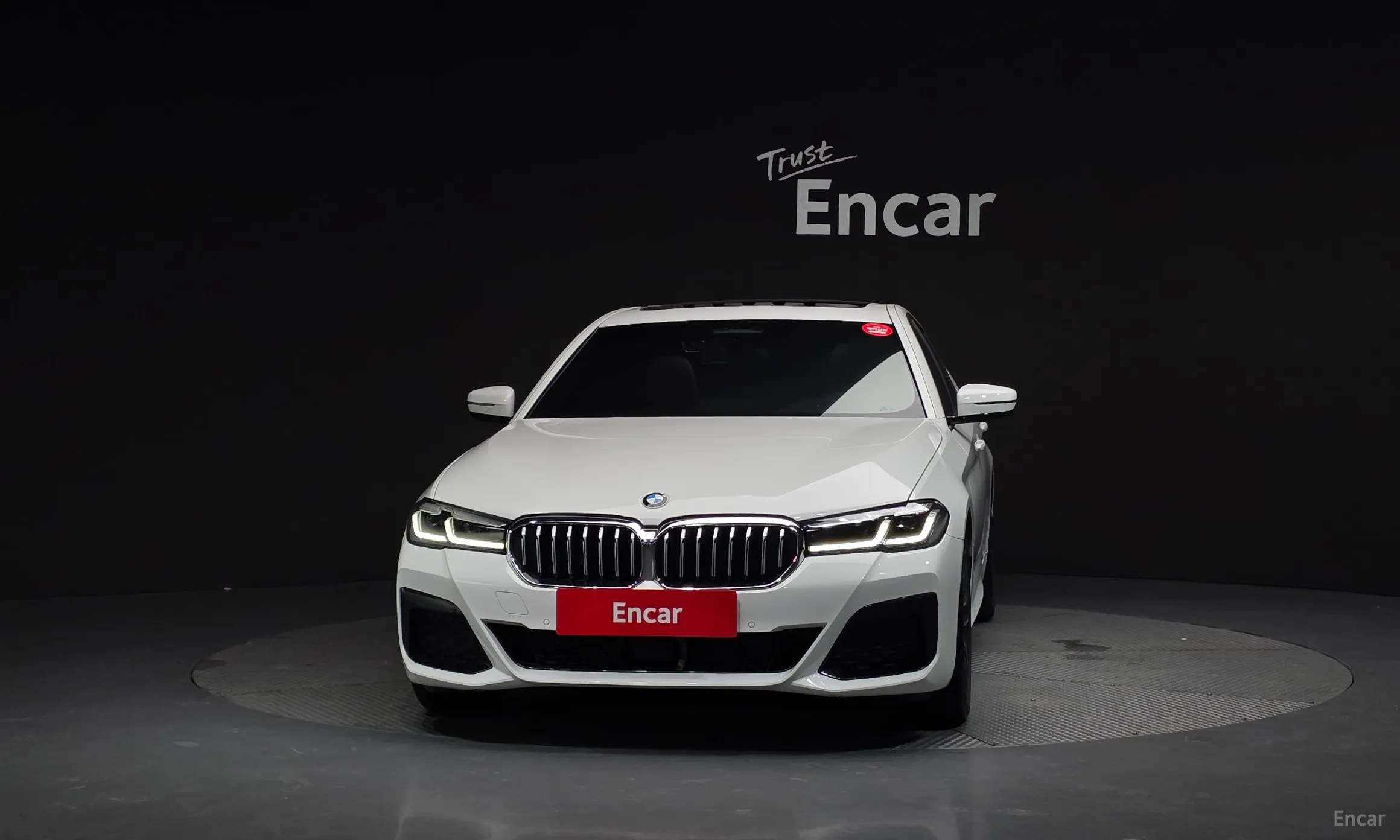 BMW 5 Series (G30) превью 2