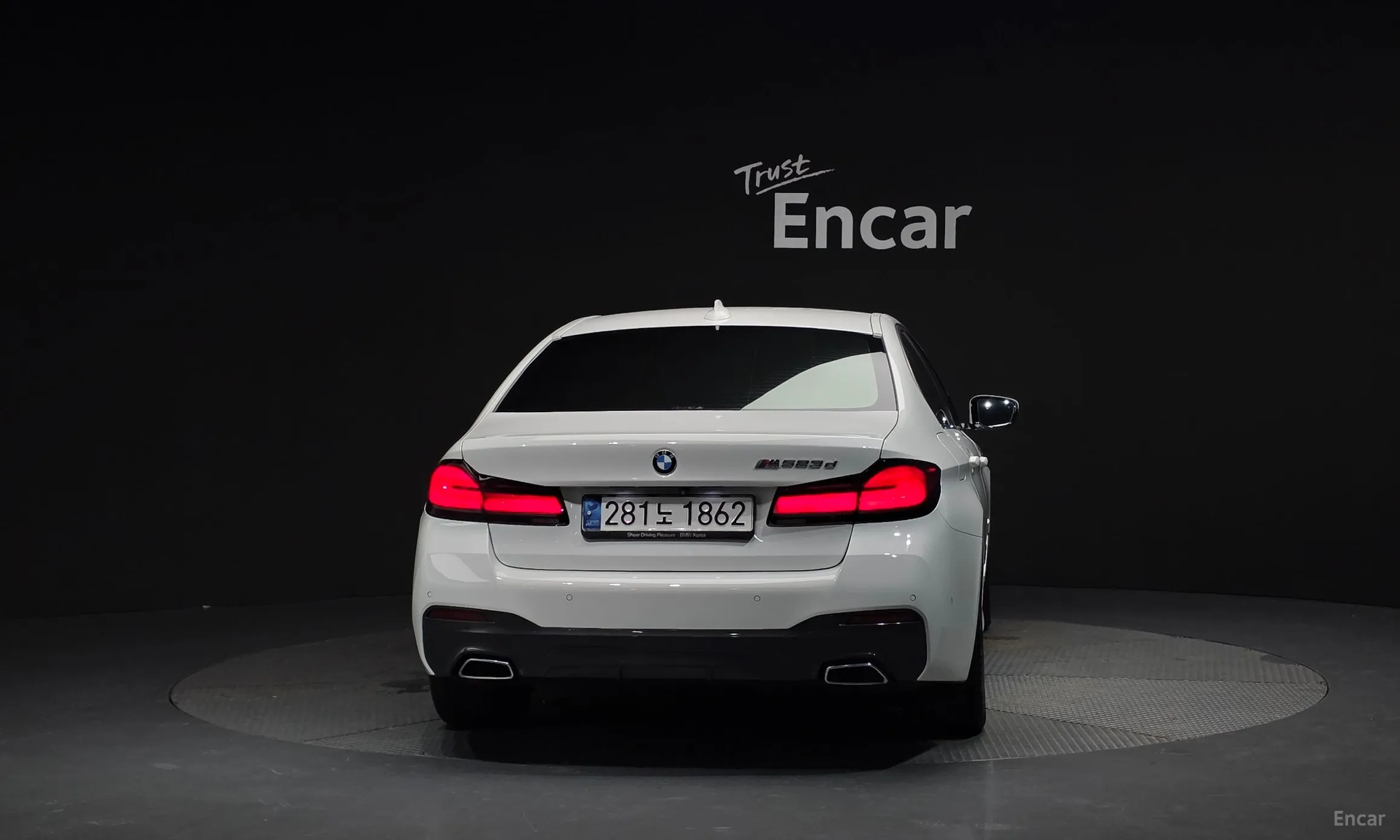 BMW 5 Series (G30) превью 3