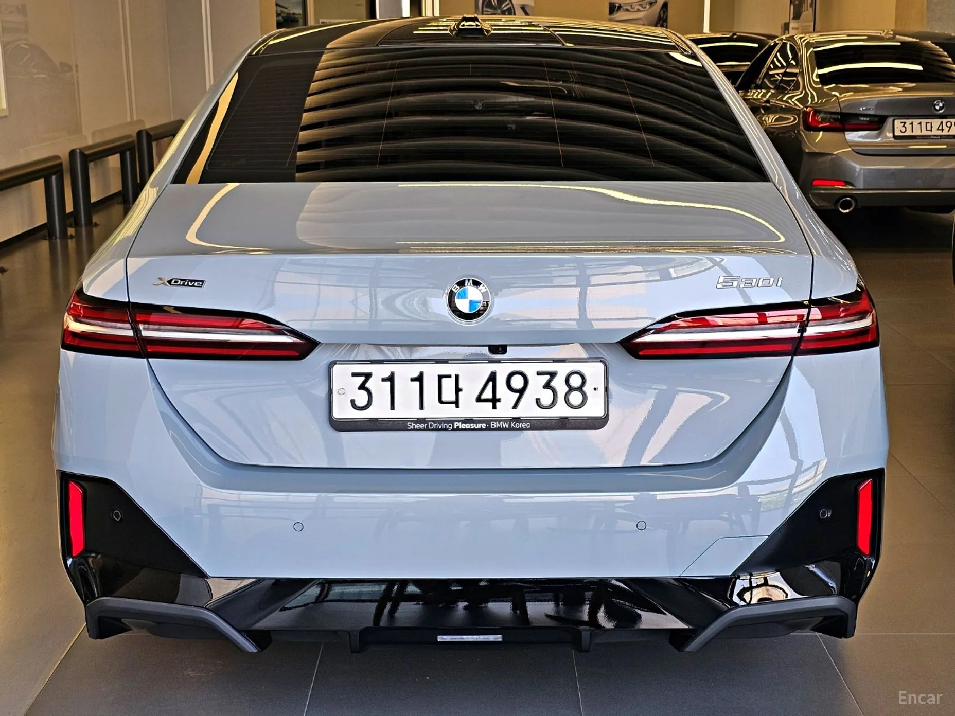 BMW 5 Series (G60) превью 3