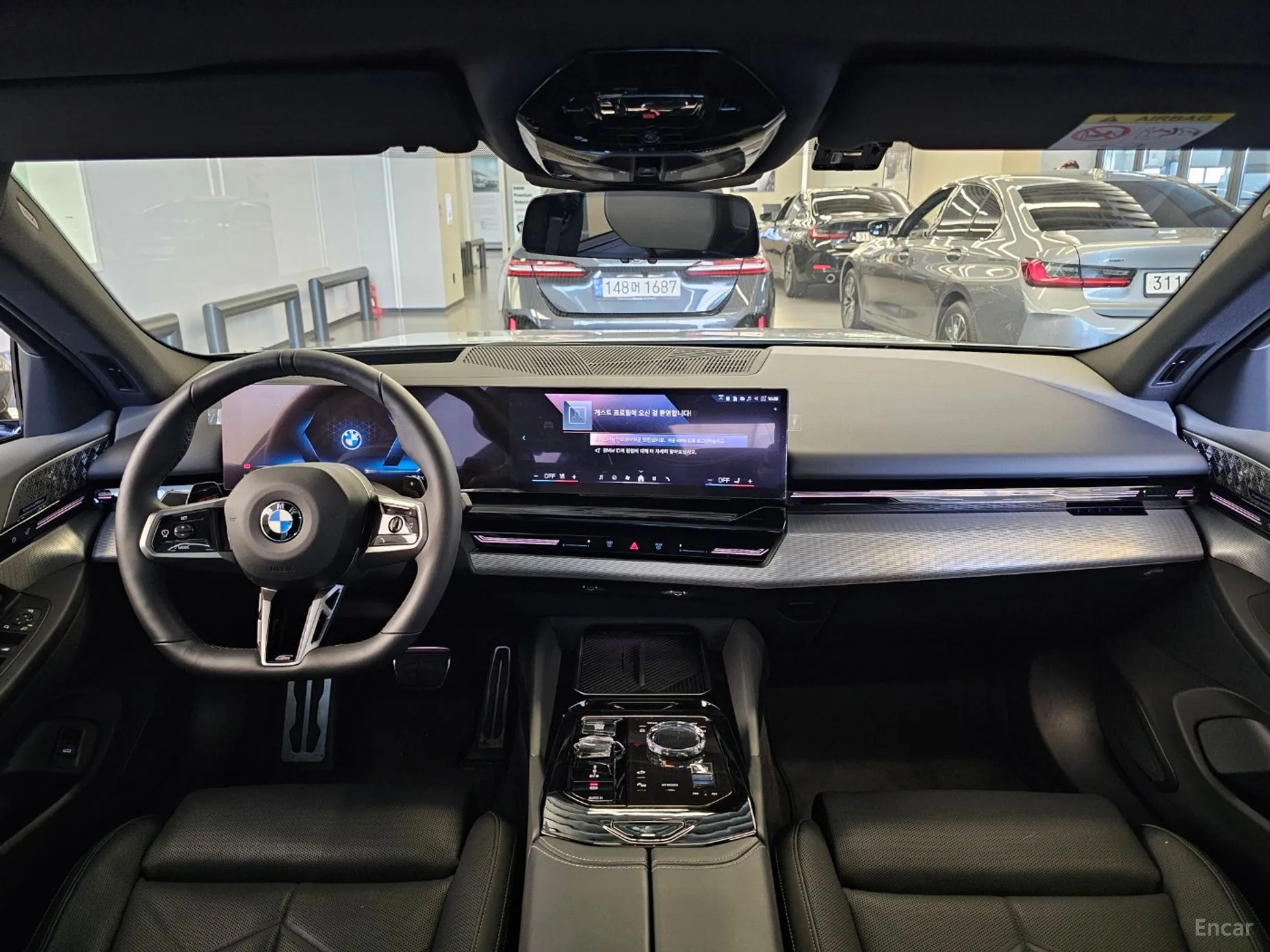 BMW 5 Series (G60) превью 4