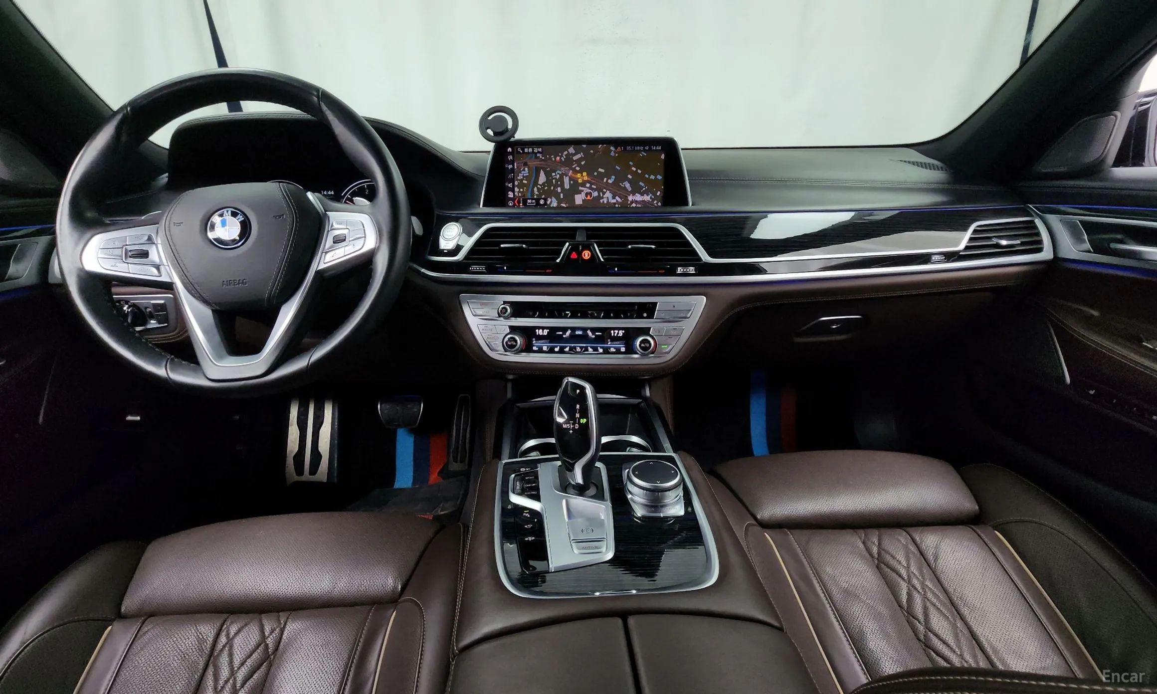 BMW 7 Series (G11) превью 4