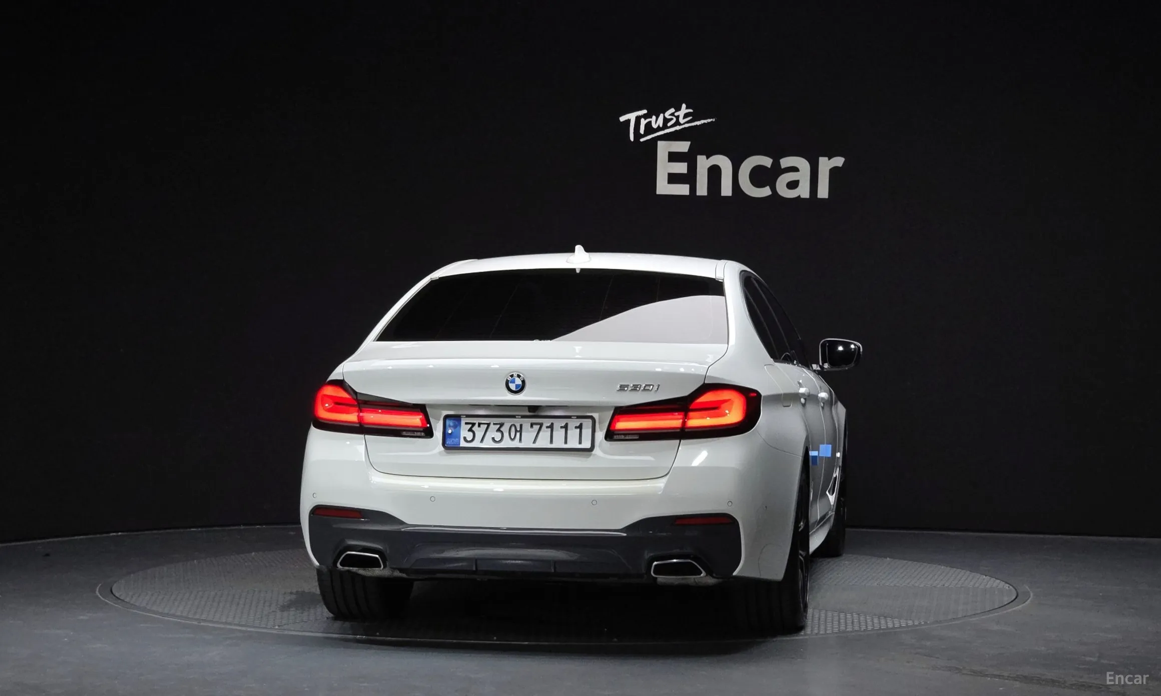 BMW 5 Series (G30) превью 3
