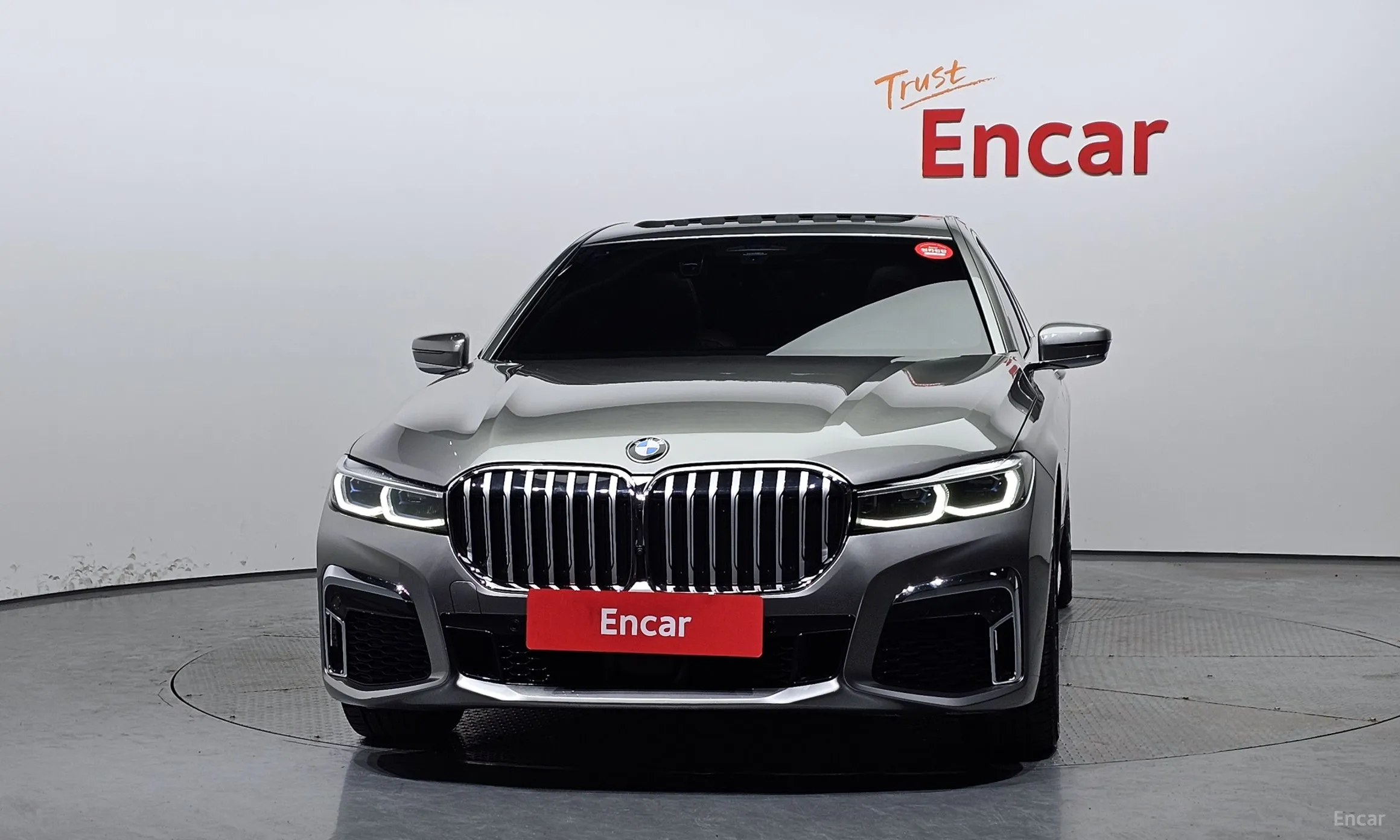 BMW 7 Series (G11) превью 2