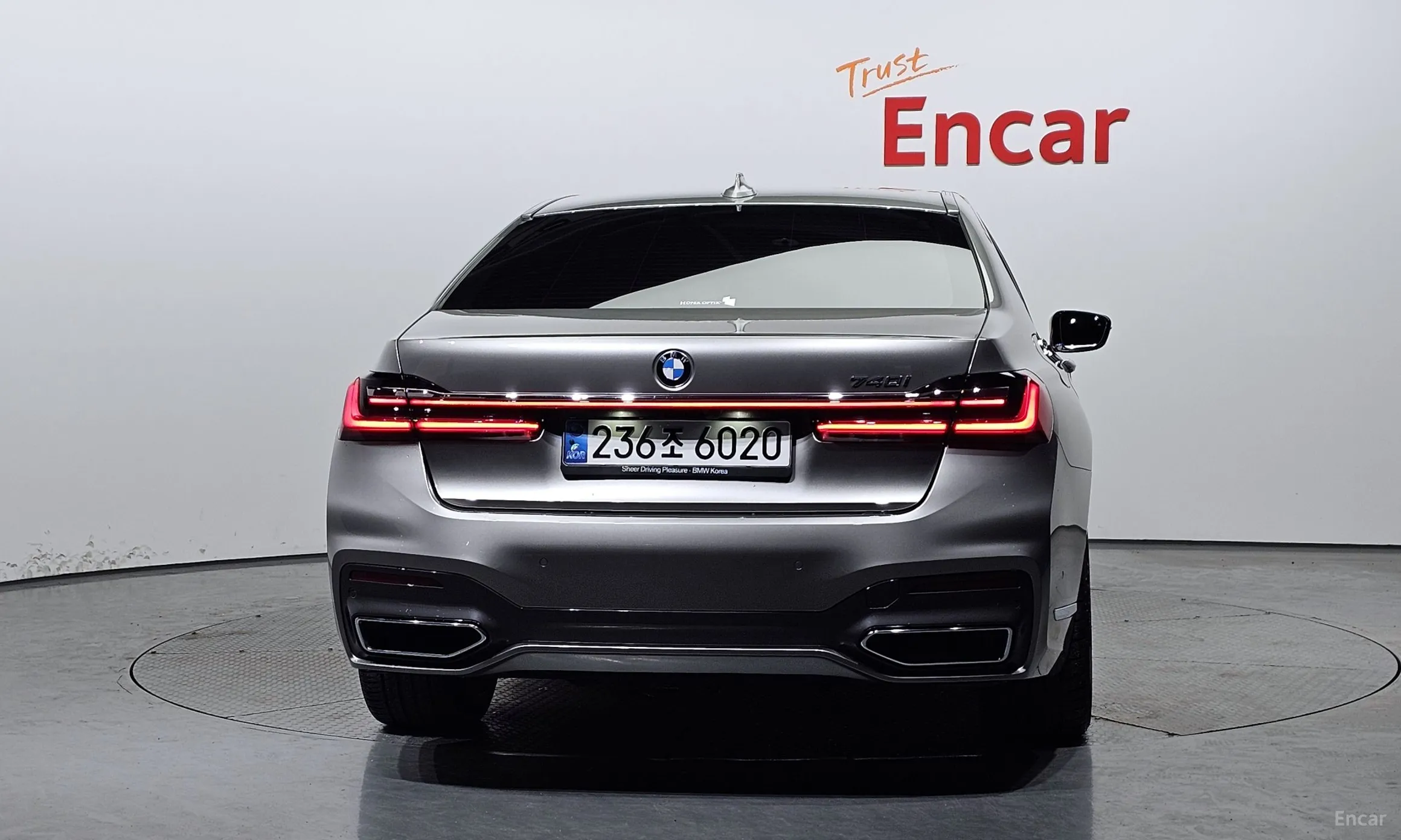 BMW 7 Series (G11) превью 3