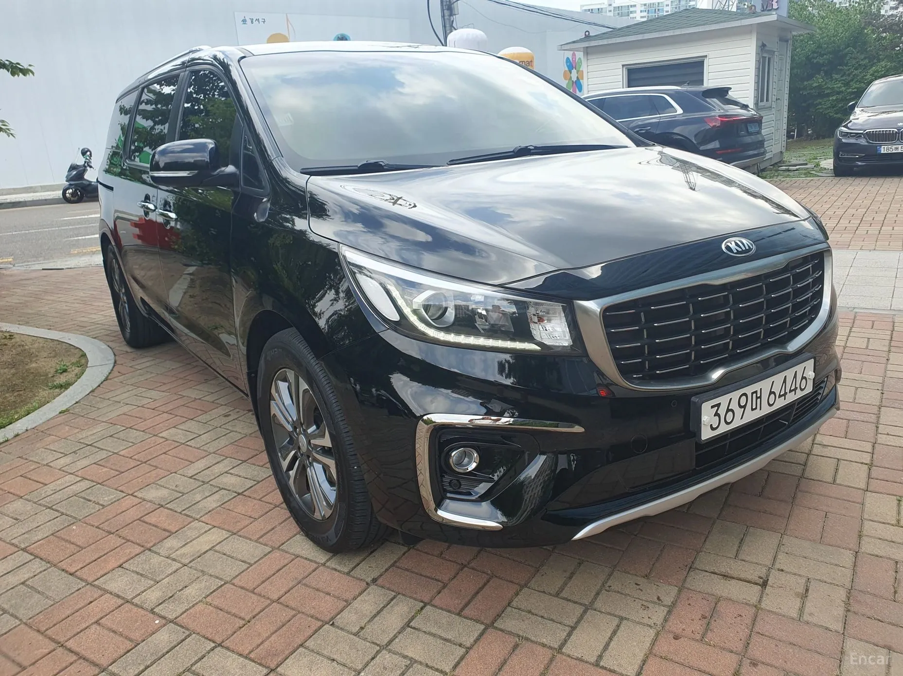 Kia Carnival превью 2