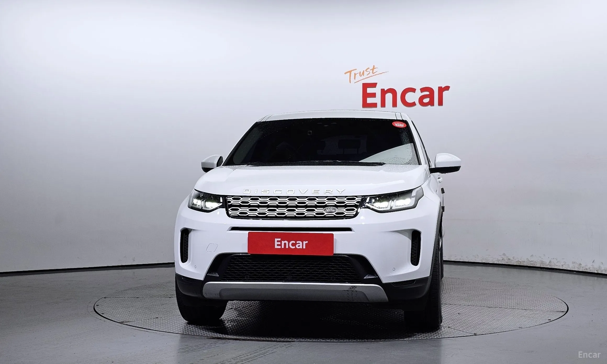Land Rover Discovery Sports превью 2
