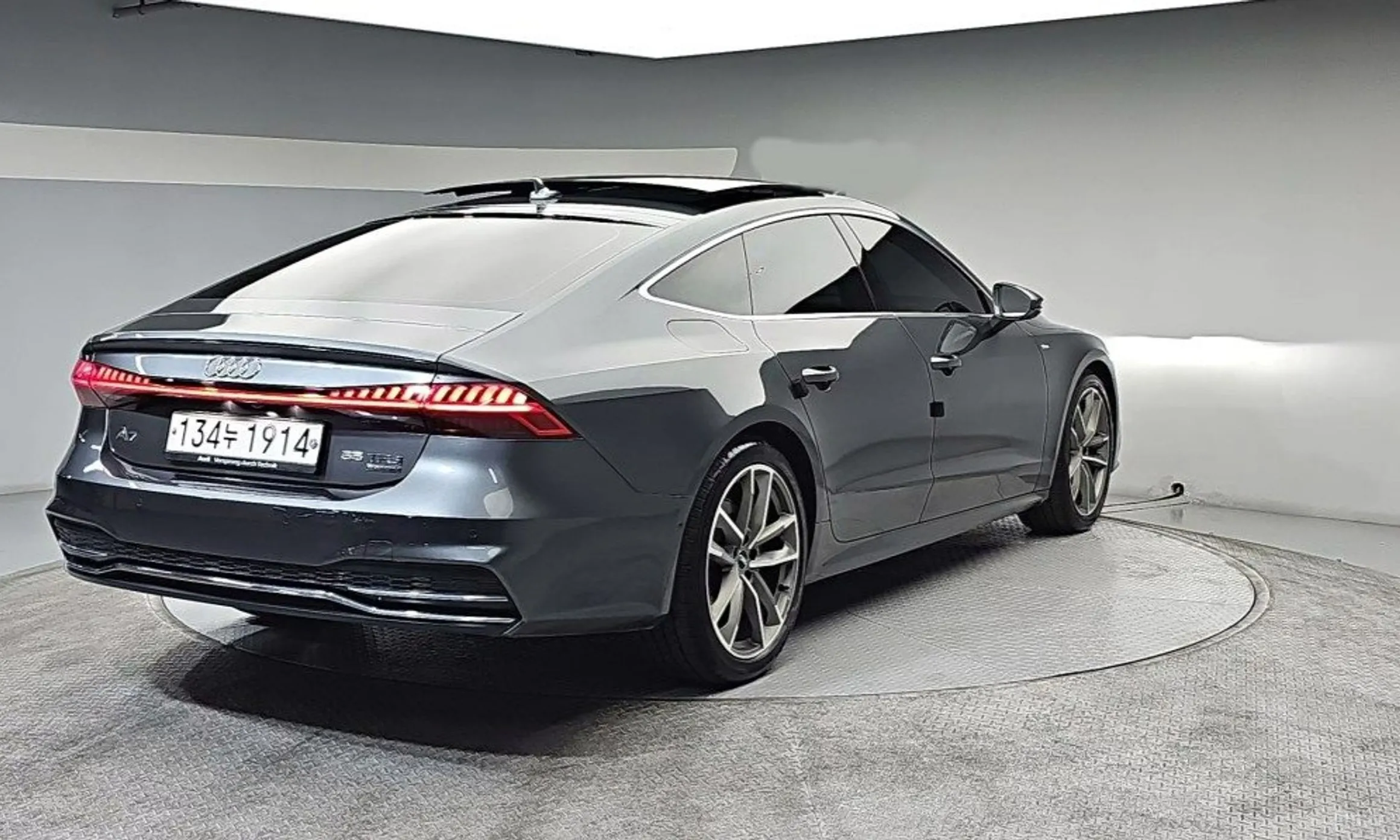Audi A7 (4K)