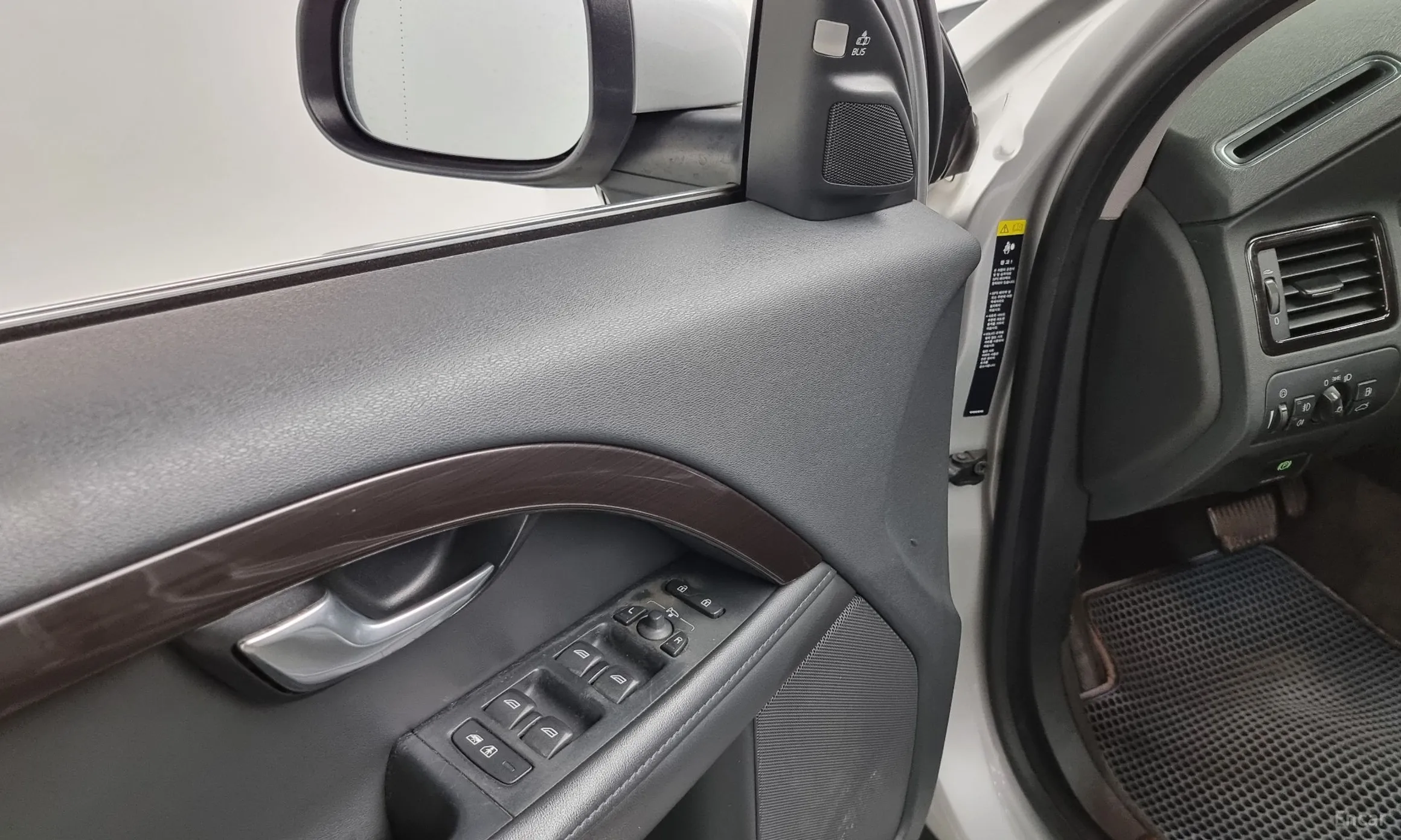 Volvo S80 превью 12