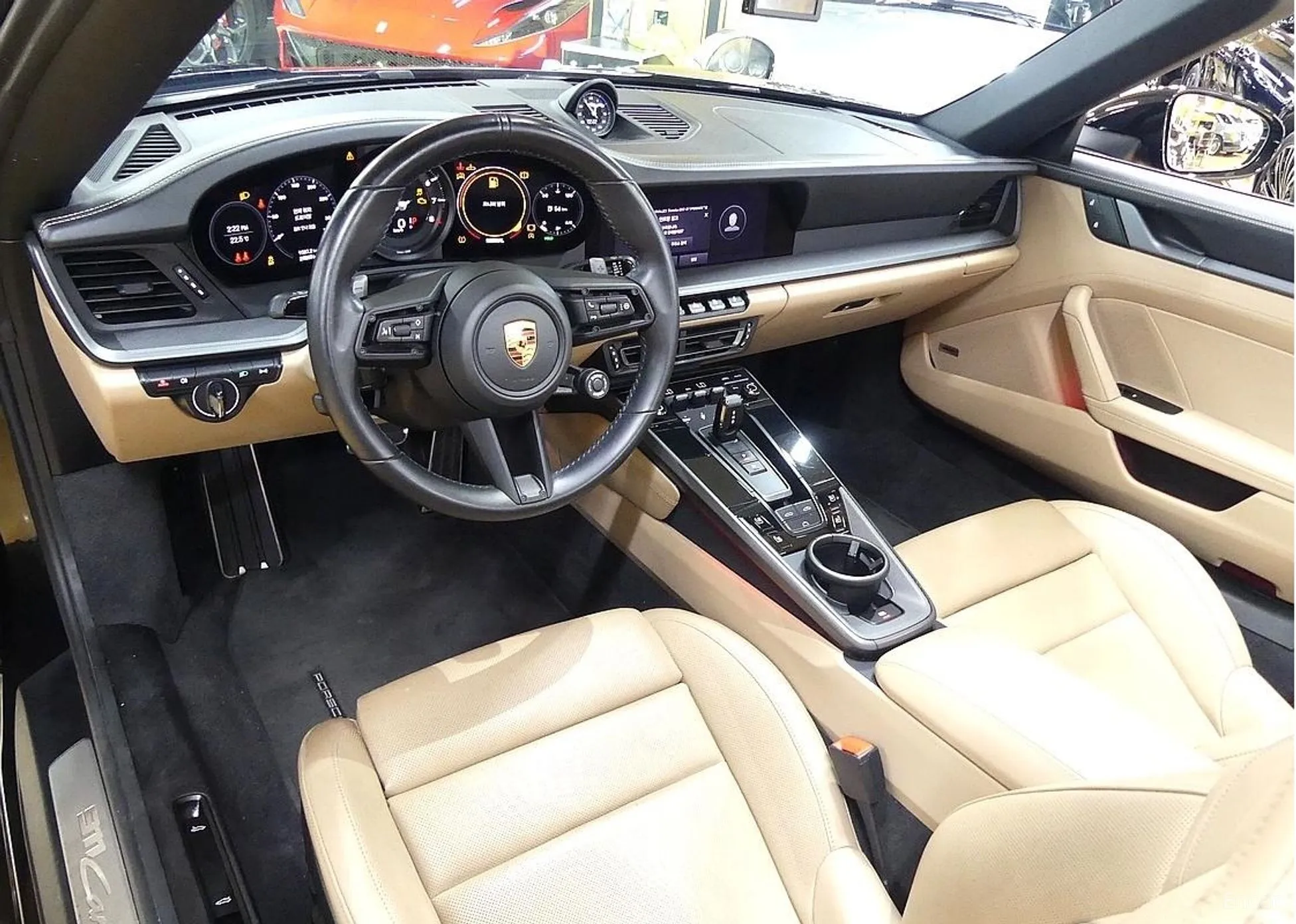 Porsche 911 (992) превью 4