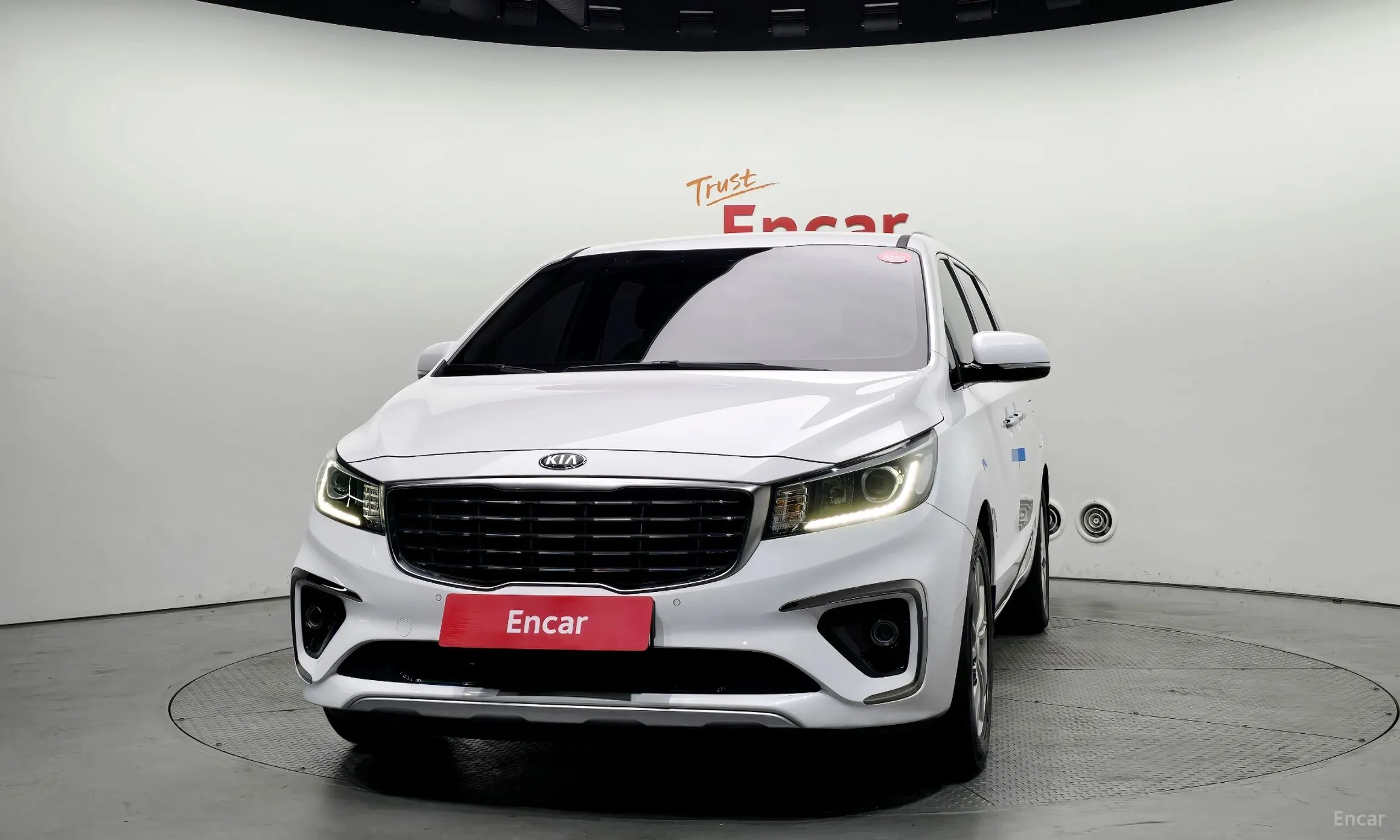 Kia Carnival превью 2
