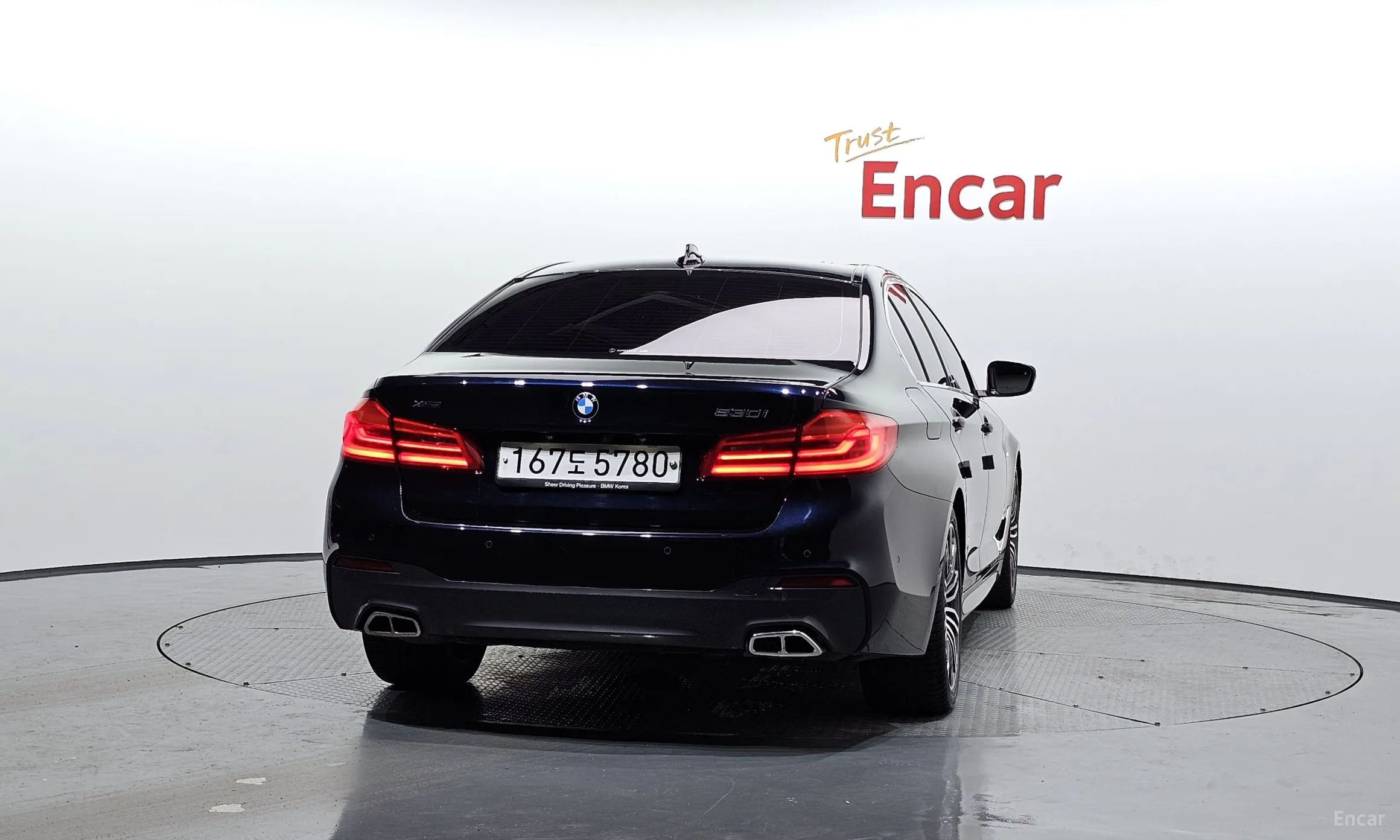 BMW 5 Series (G30) превью 3