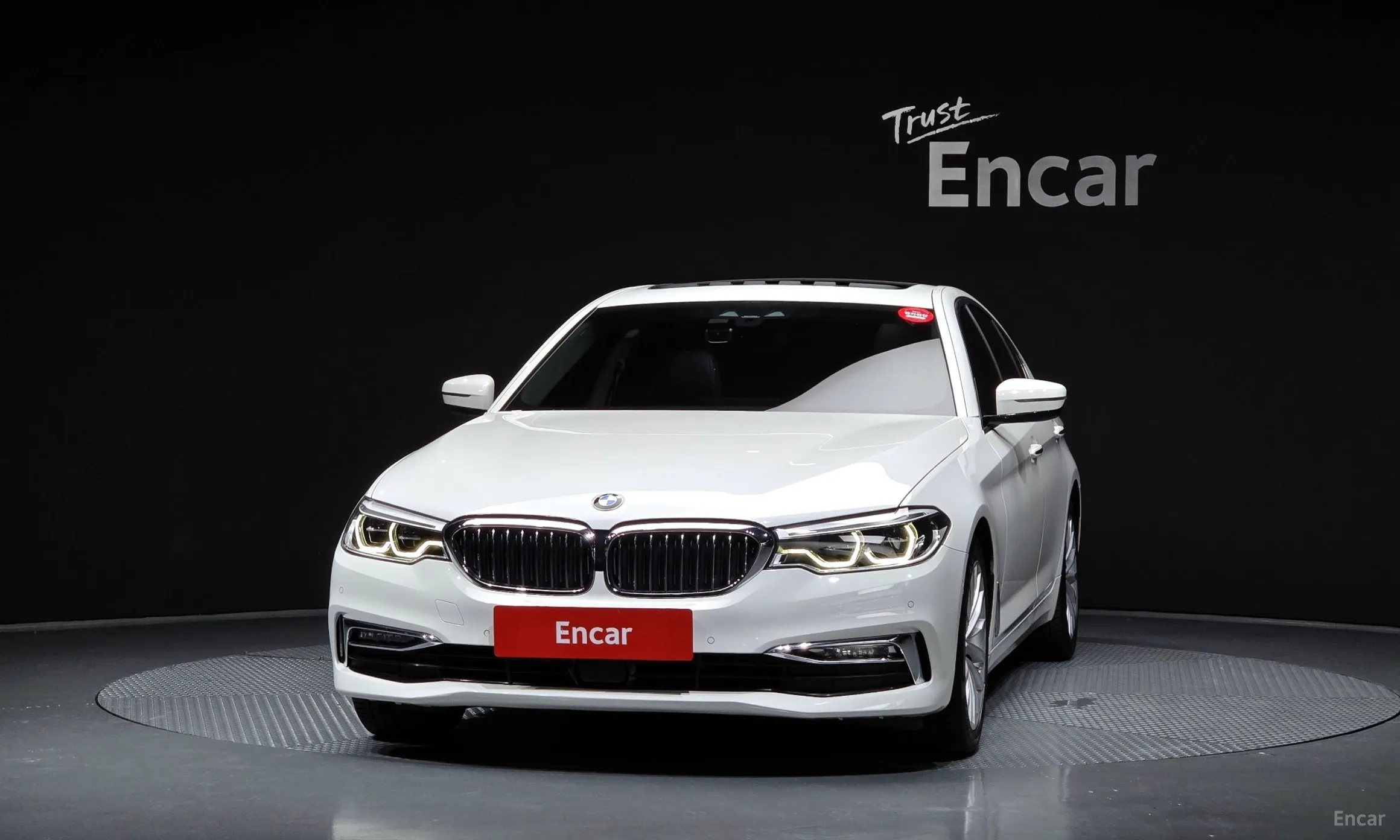 BMW 5 Series (G30) превью 2
