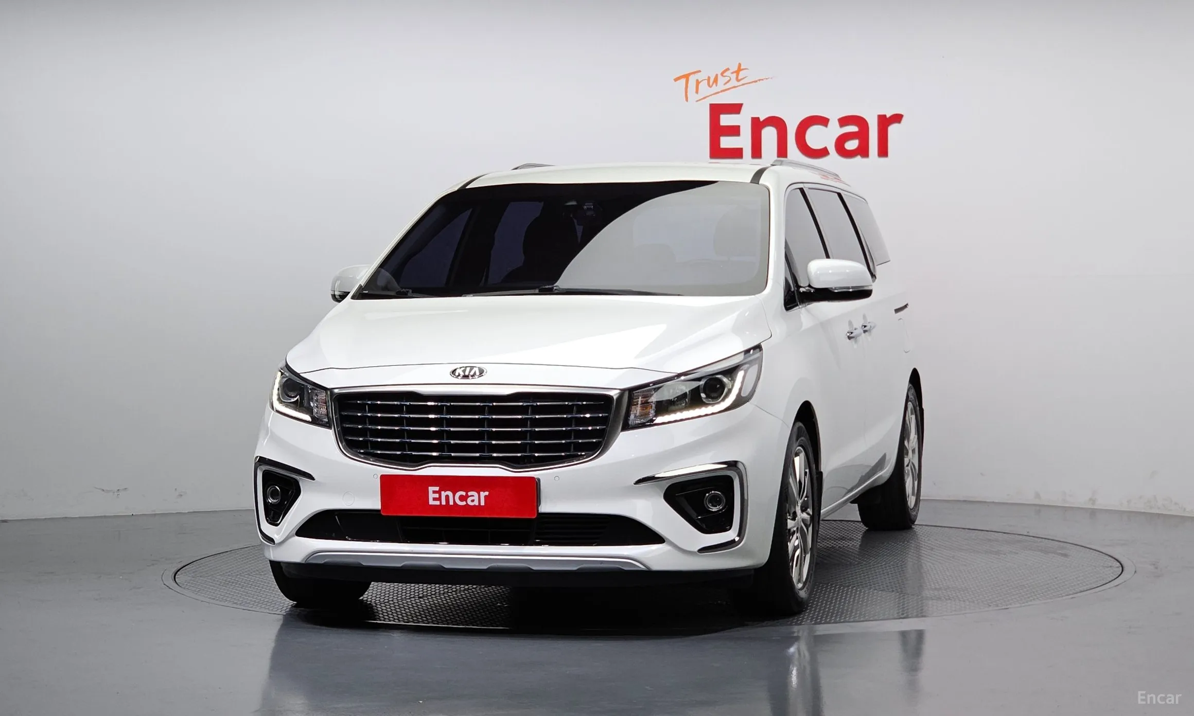 Kia Carnival превью 2