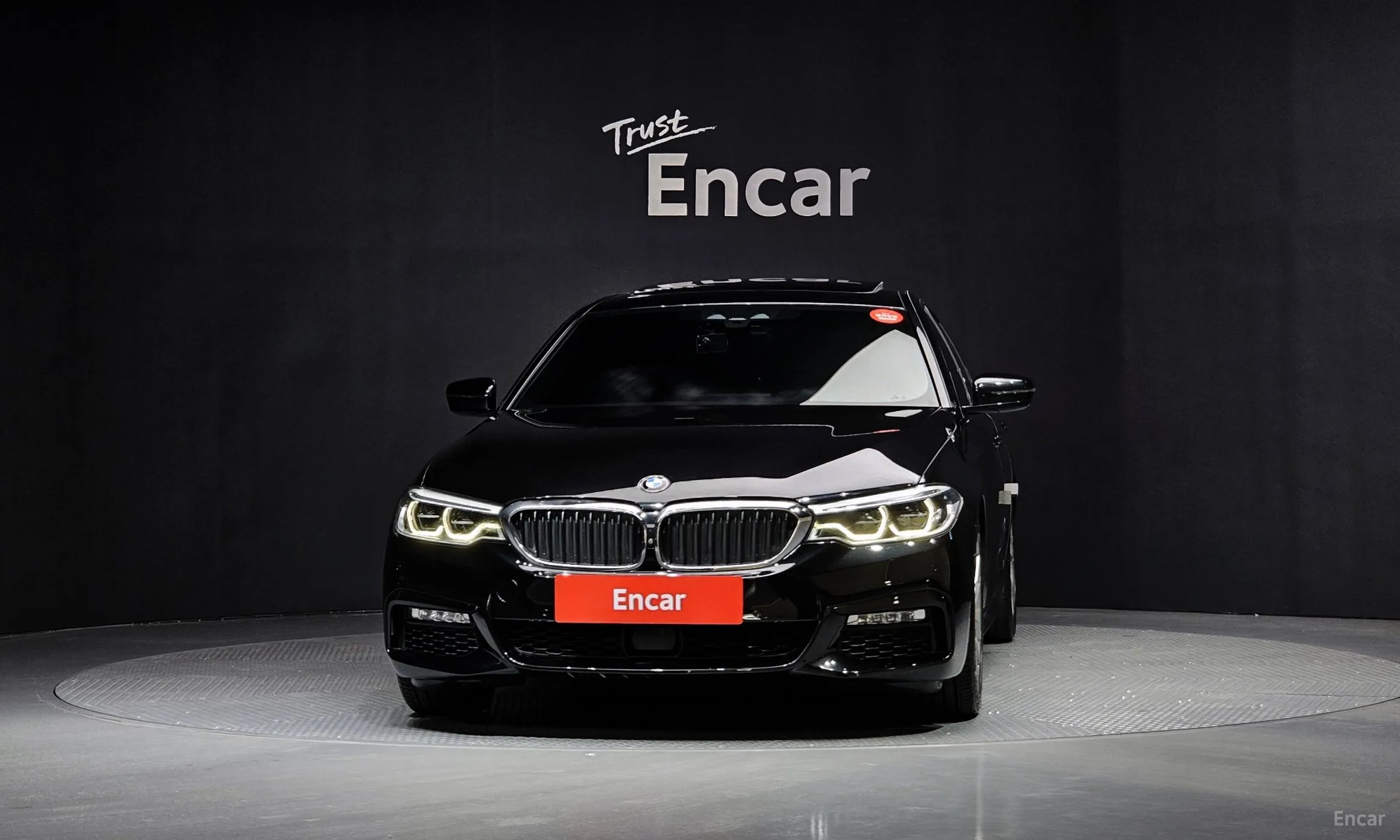 BMW 5 Series (G30) превью 2