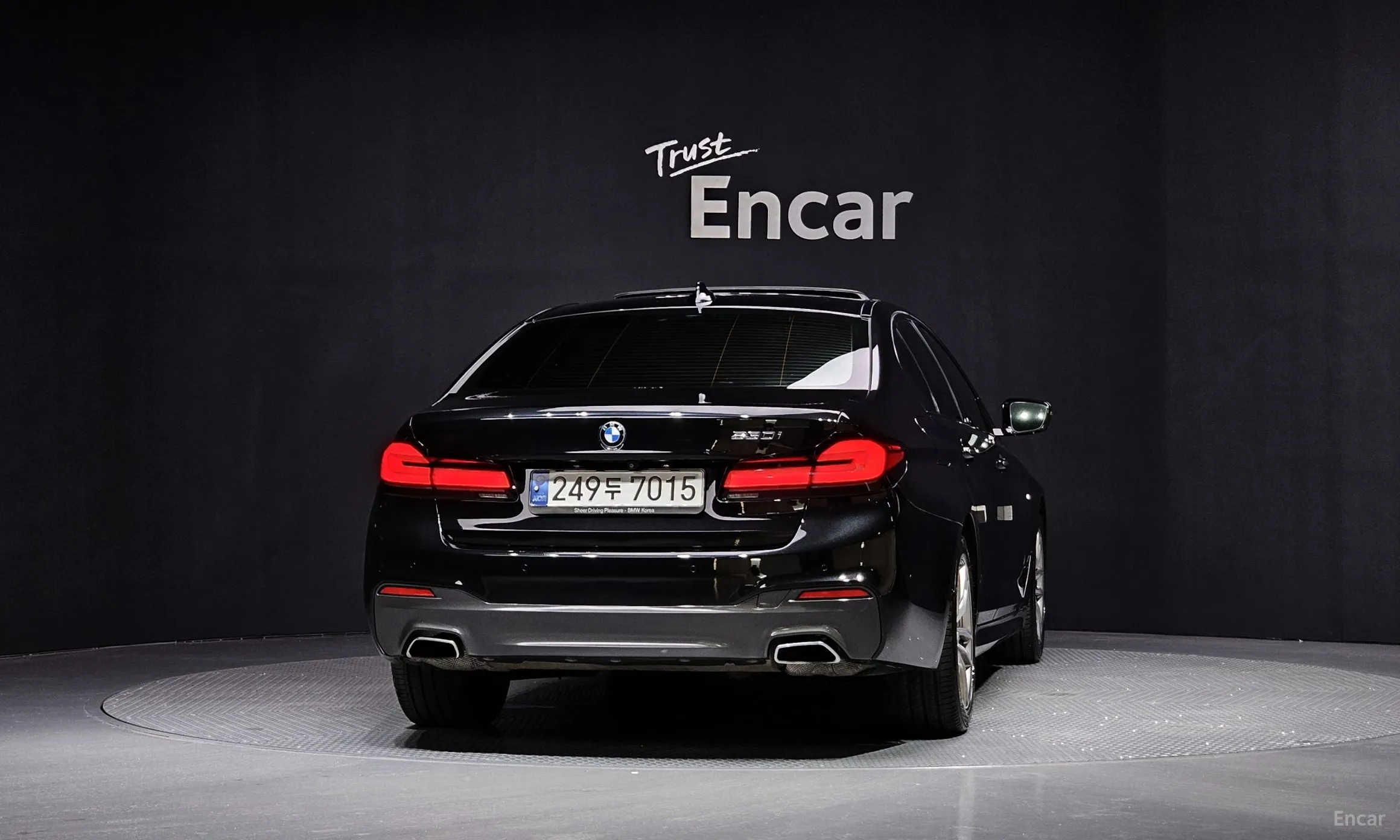 BMW 5 Series (G30) превью 3