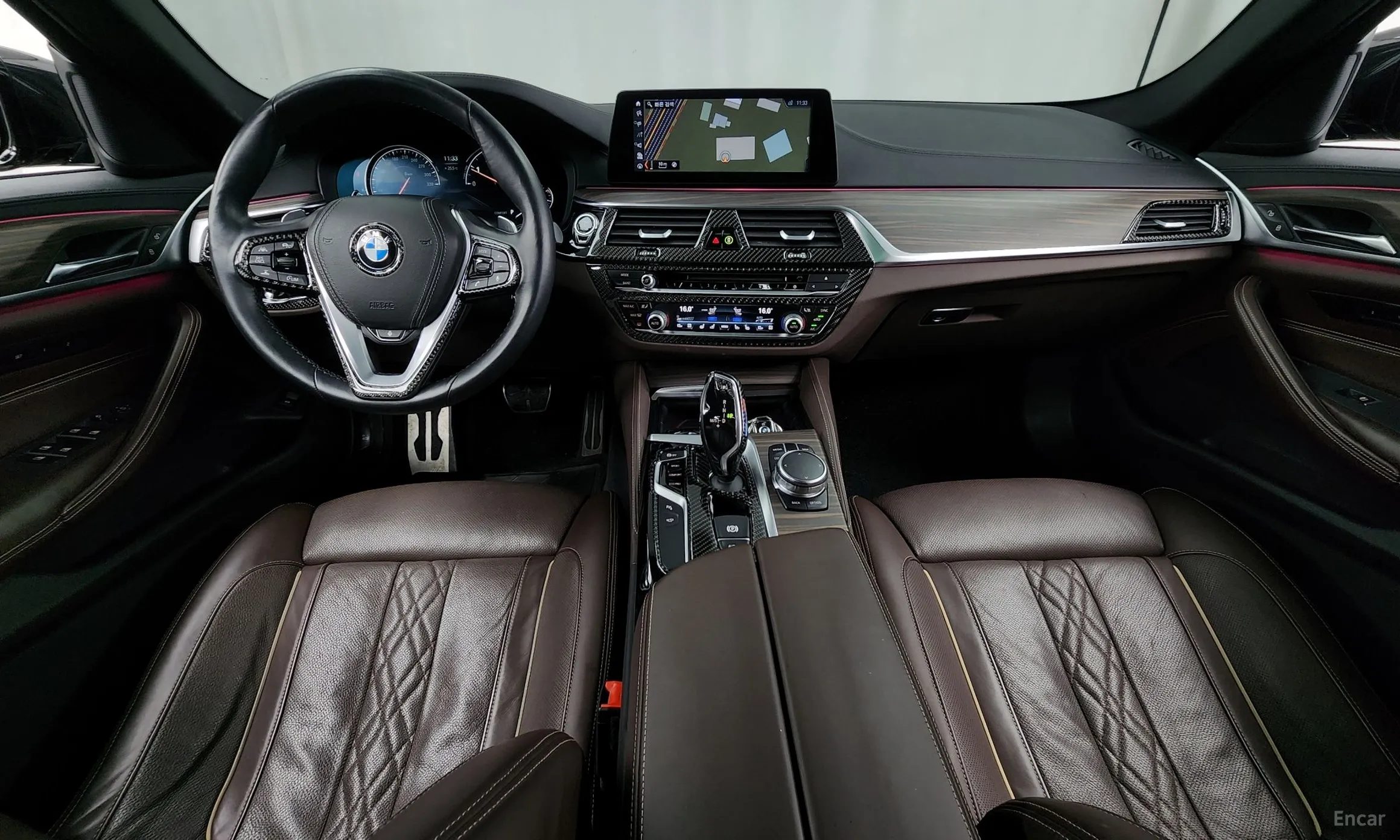 BMW 5 Series (G30) превью 4