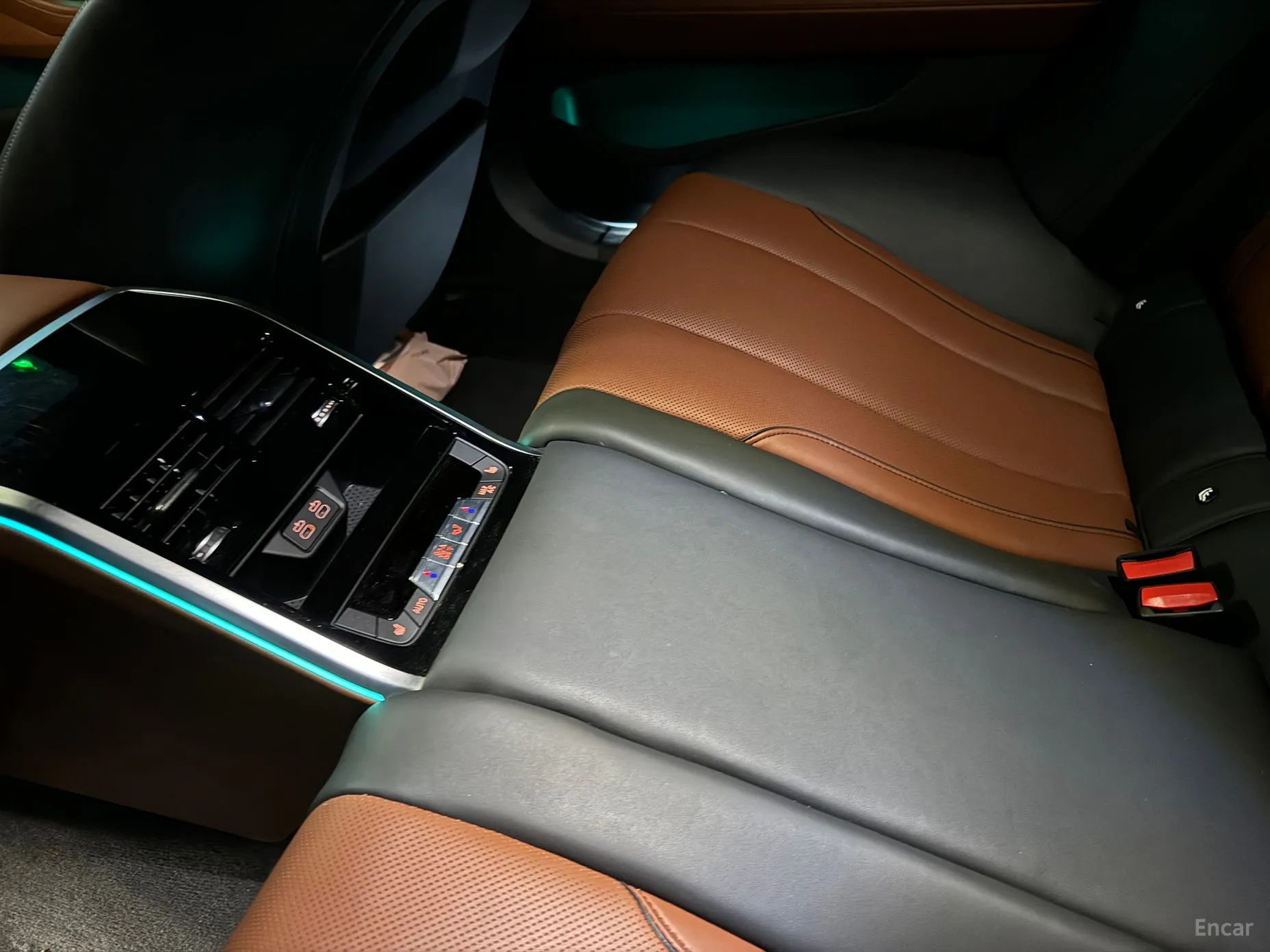 BMW 8-series (G15) превью 3