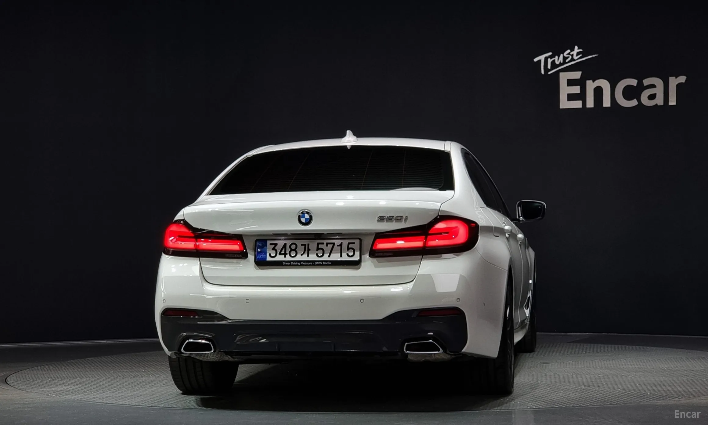 BMW 5 Series (G30) превью 3