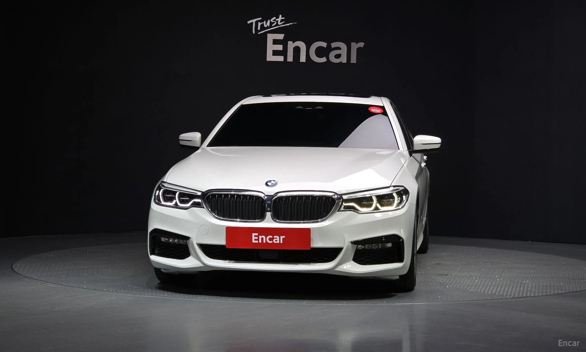 BMW 5 Series (G30) превью 2