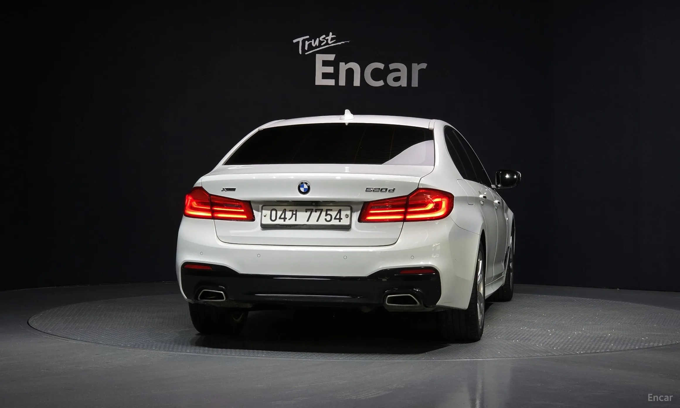 BMW 5 Series (G30) превью 3