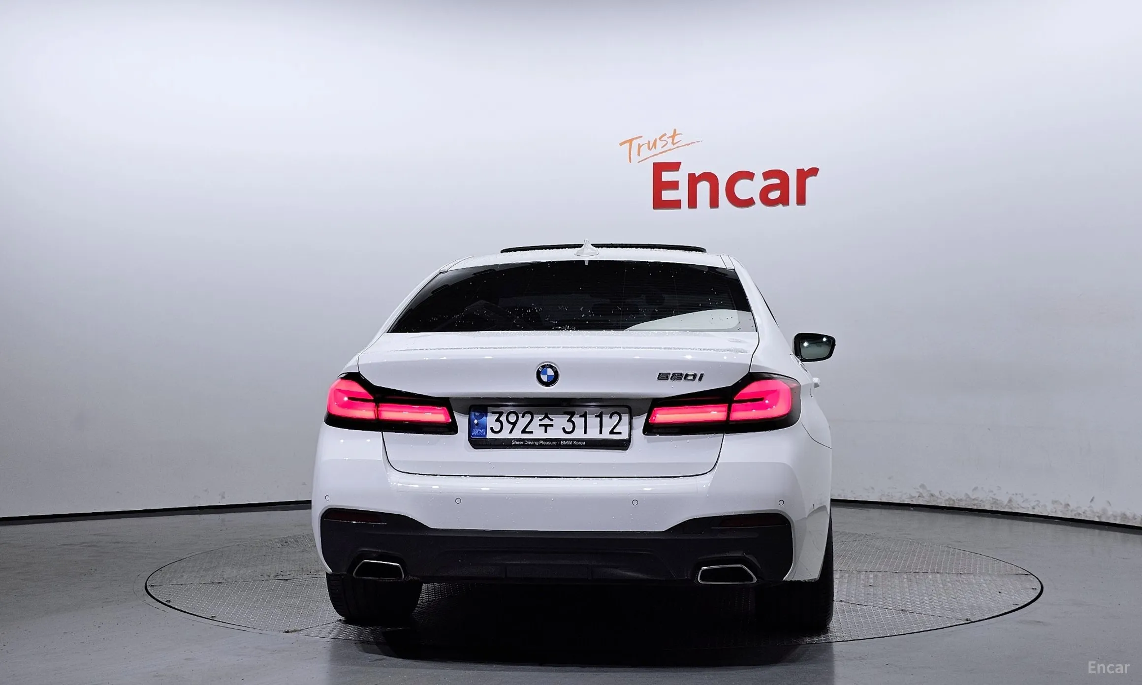 BMW 5 Series (G30) превью 3