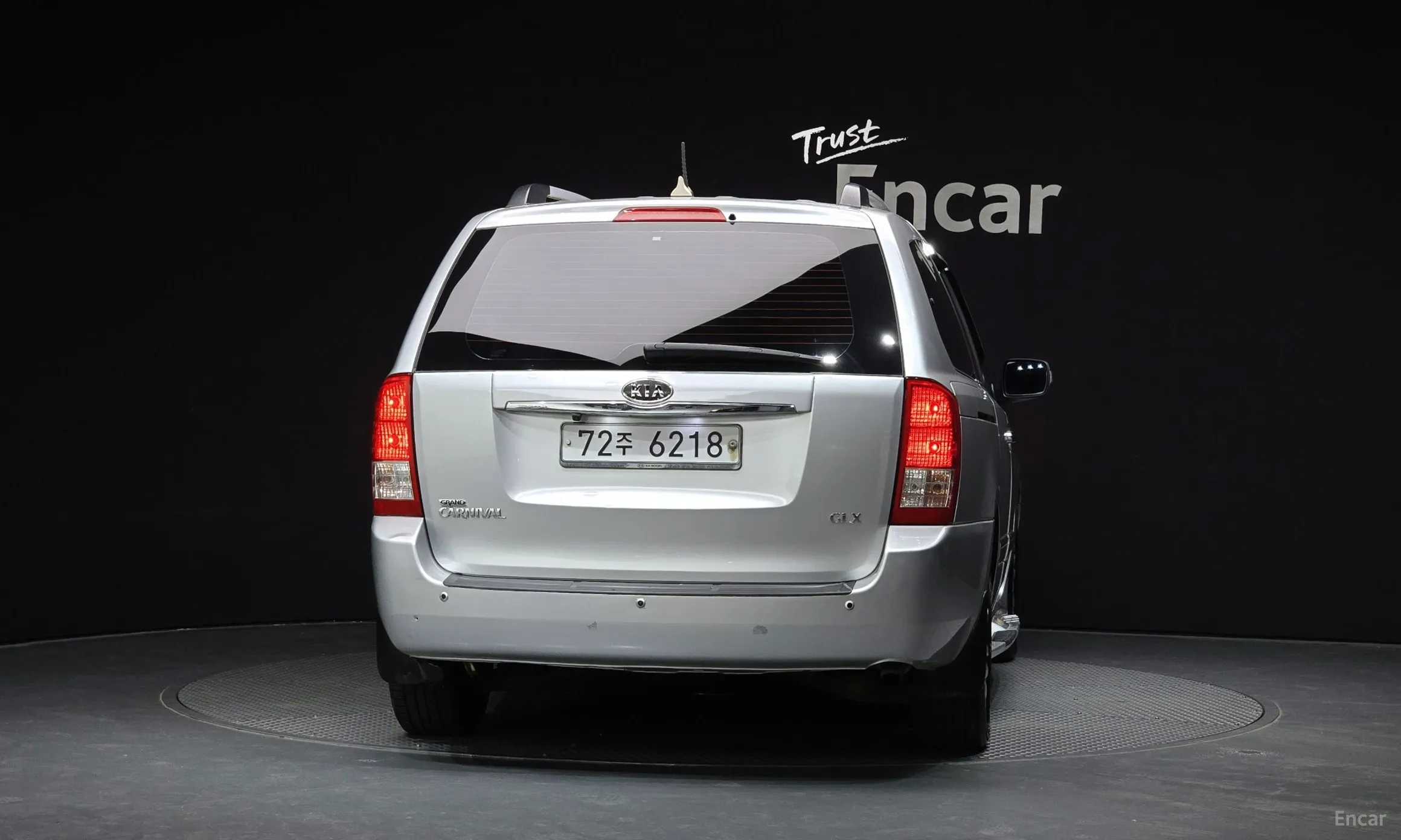 Kia Carnival R превью 3