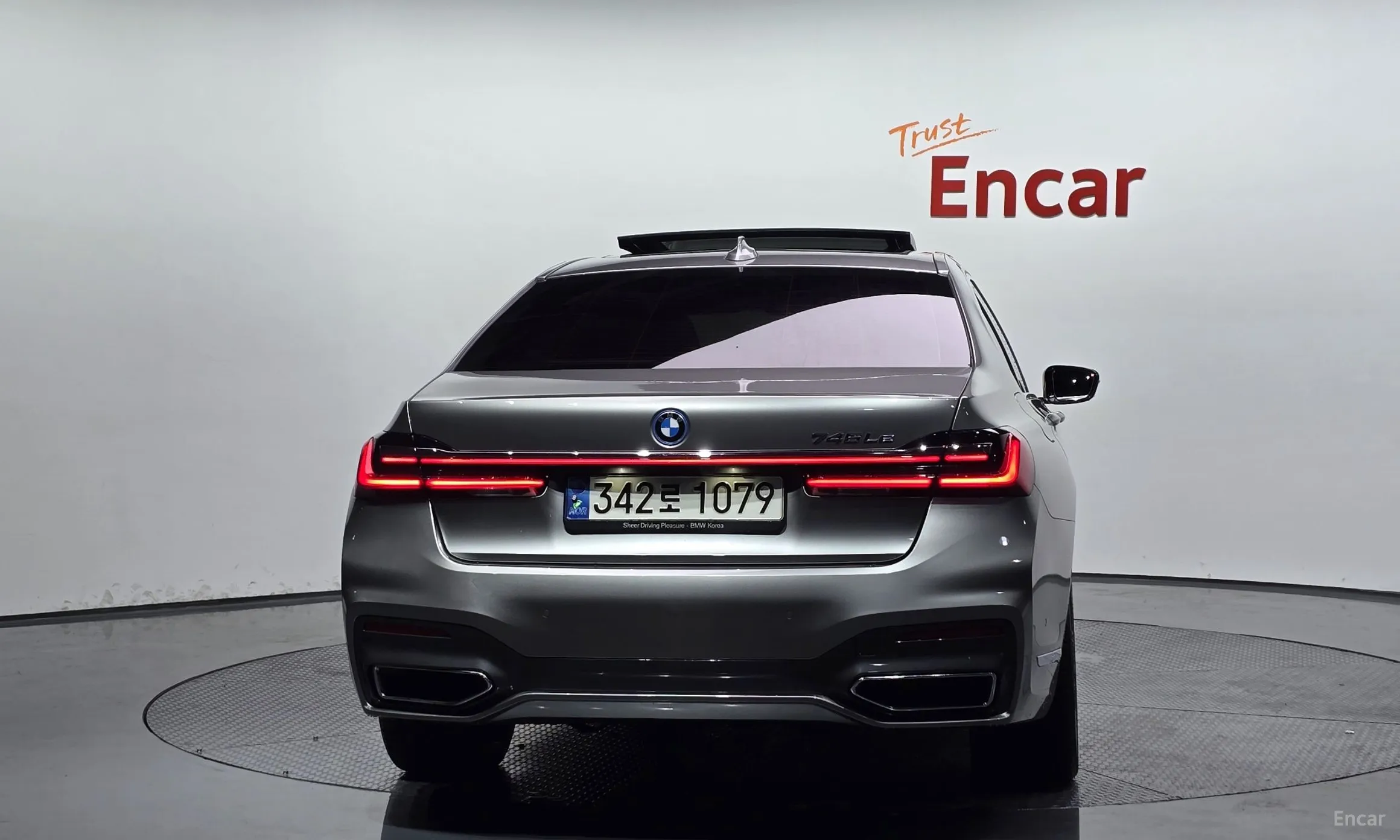 BMW 7 Series (G11) превью 3