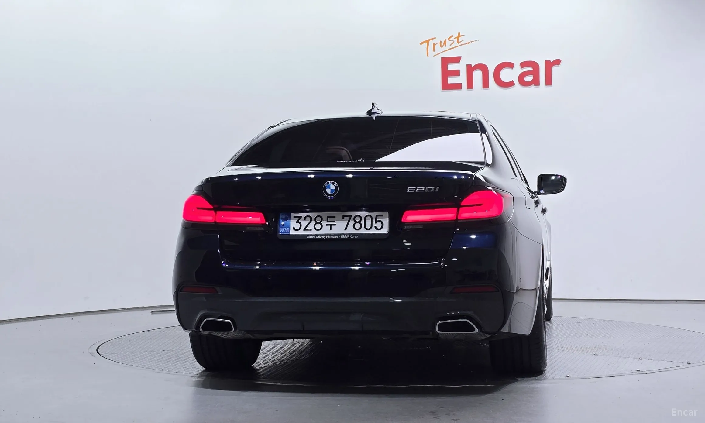 BMW 5 Series (G30) превью 3