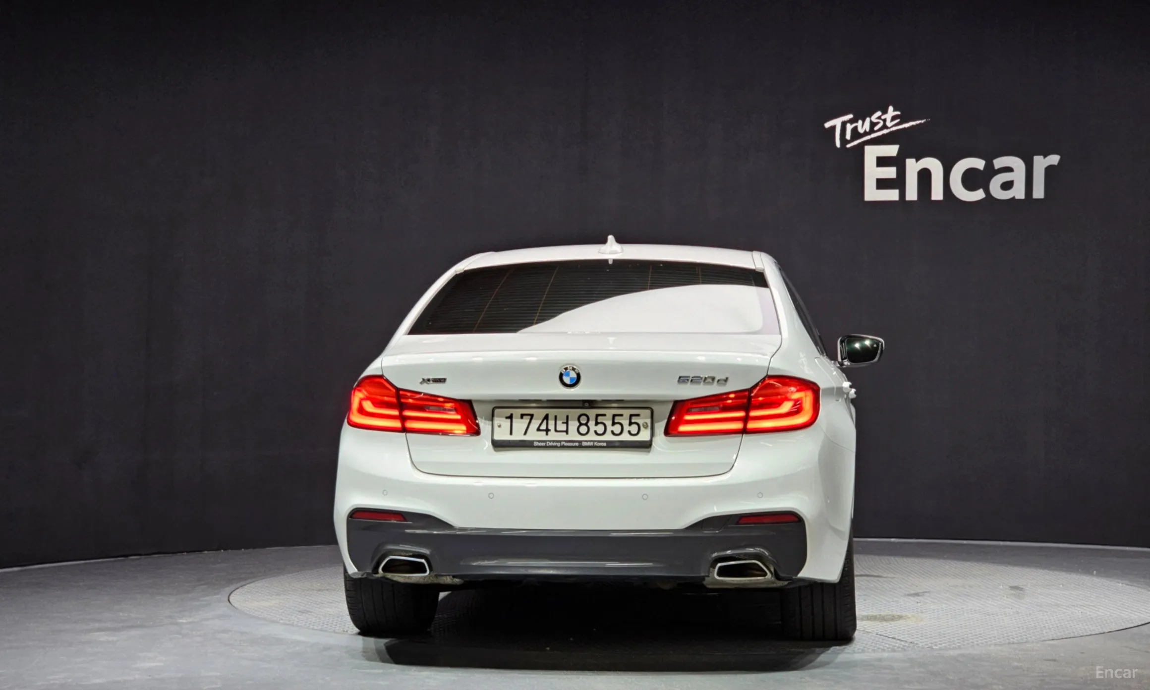 BMW 5 Series (G30) превью 3