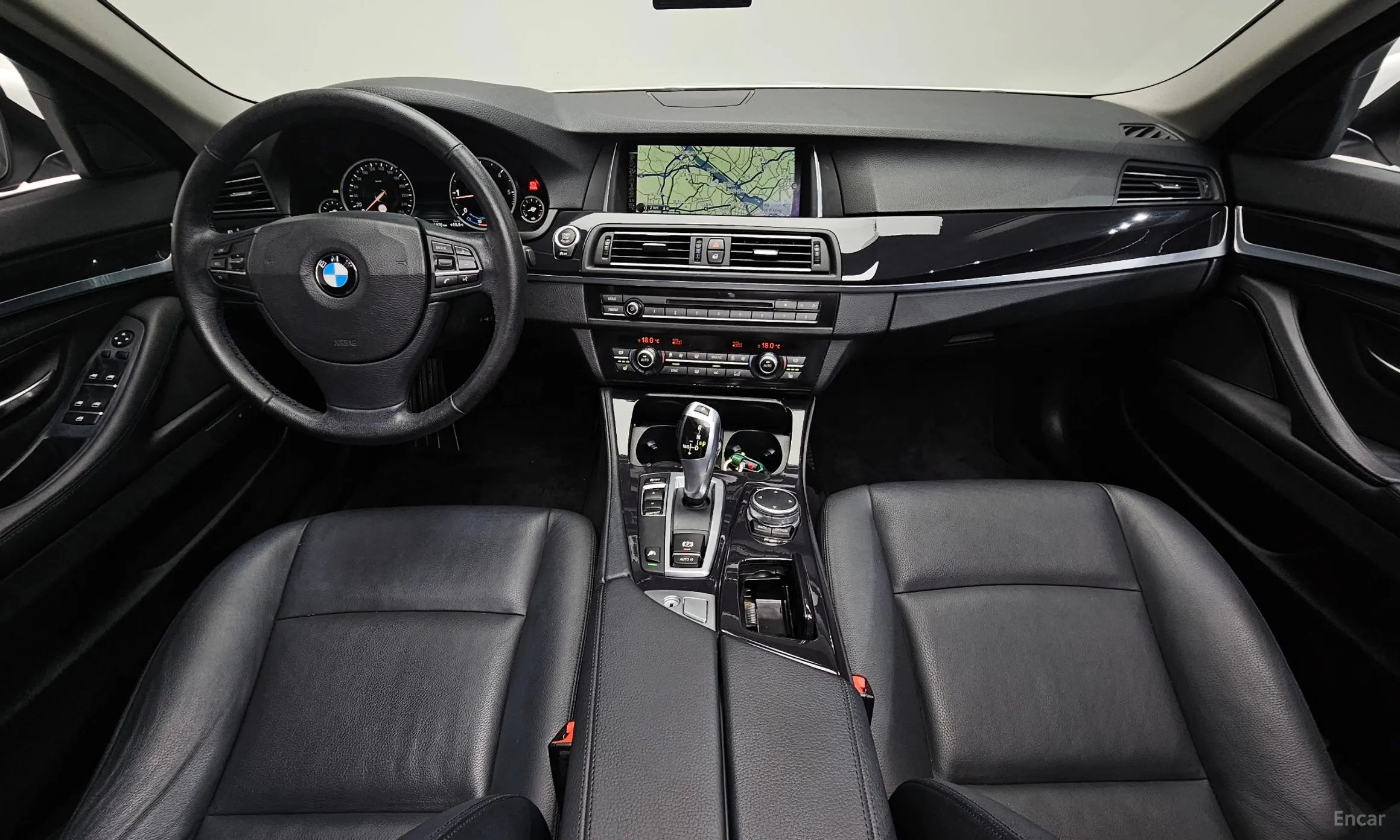 BMW 5 Series (F10) превью 4
