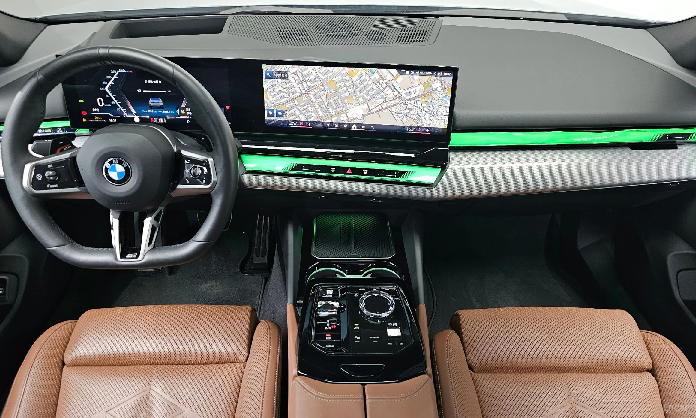 BMW 5 Series (G60) превью 4