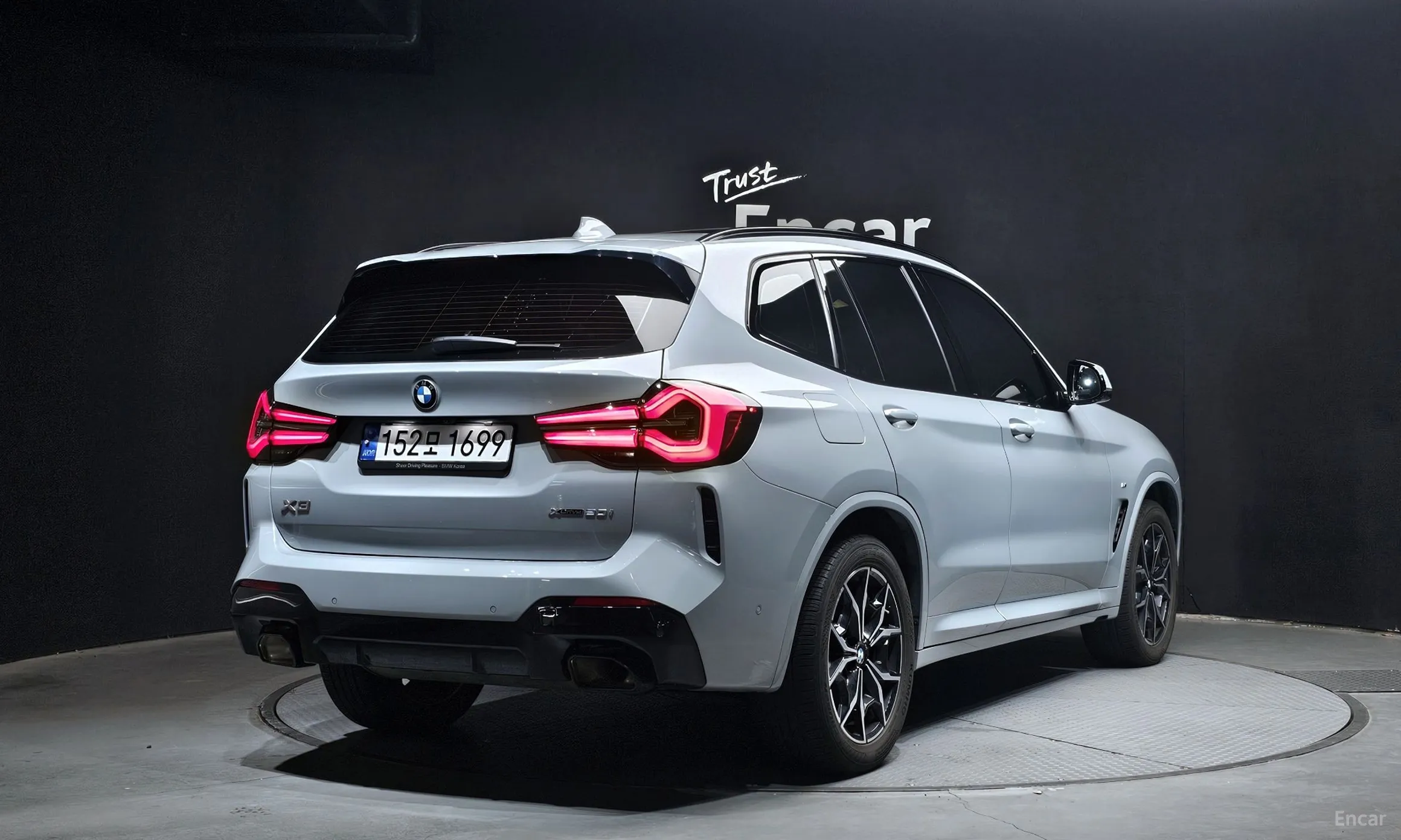 X3 (G01)
