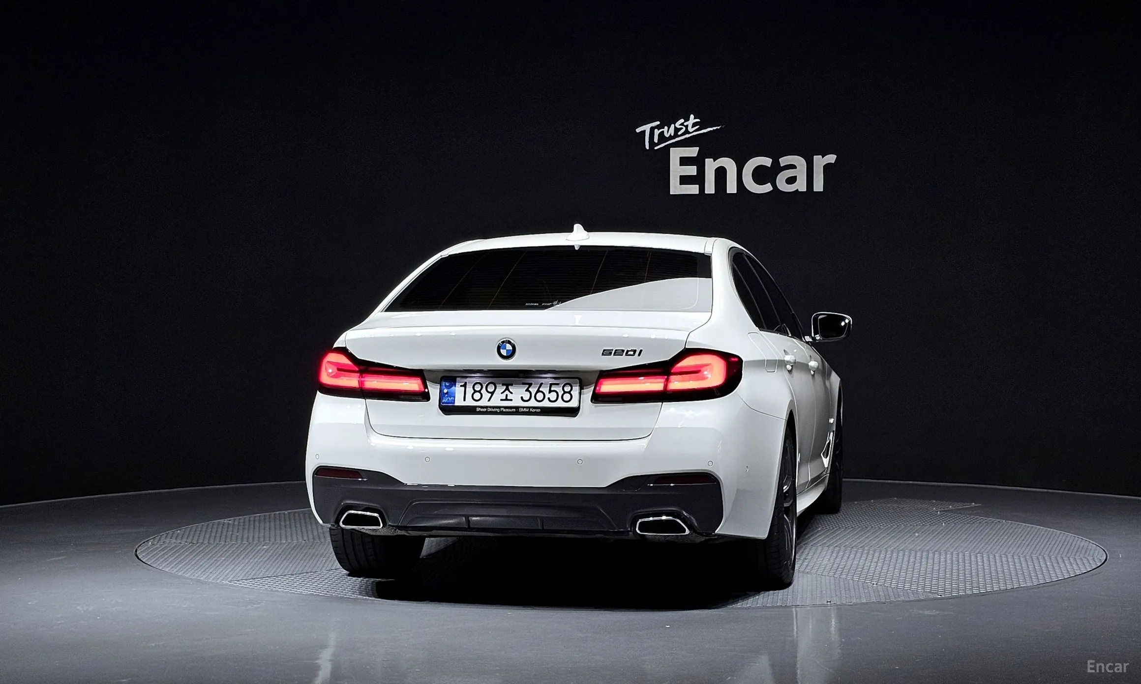 BMW 5 Series (G30) превью 3