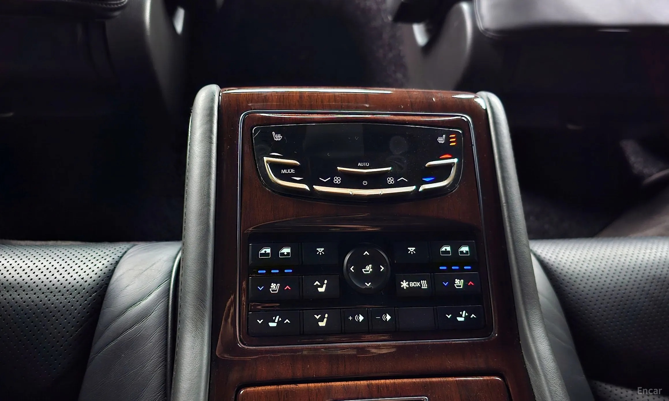Cadillac Escalade превью 19