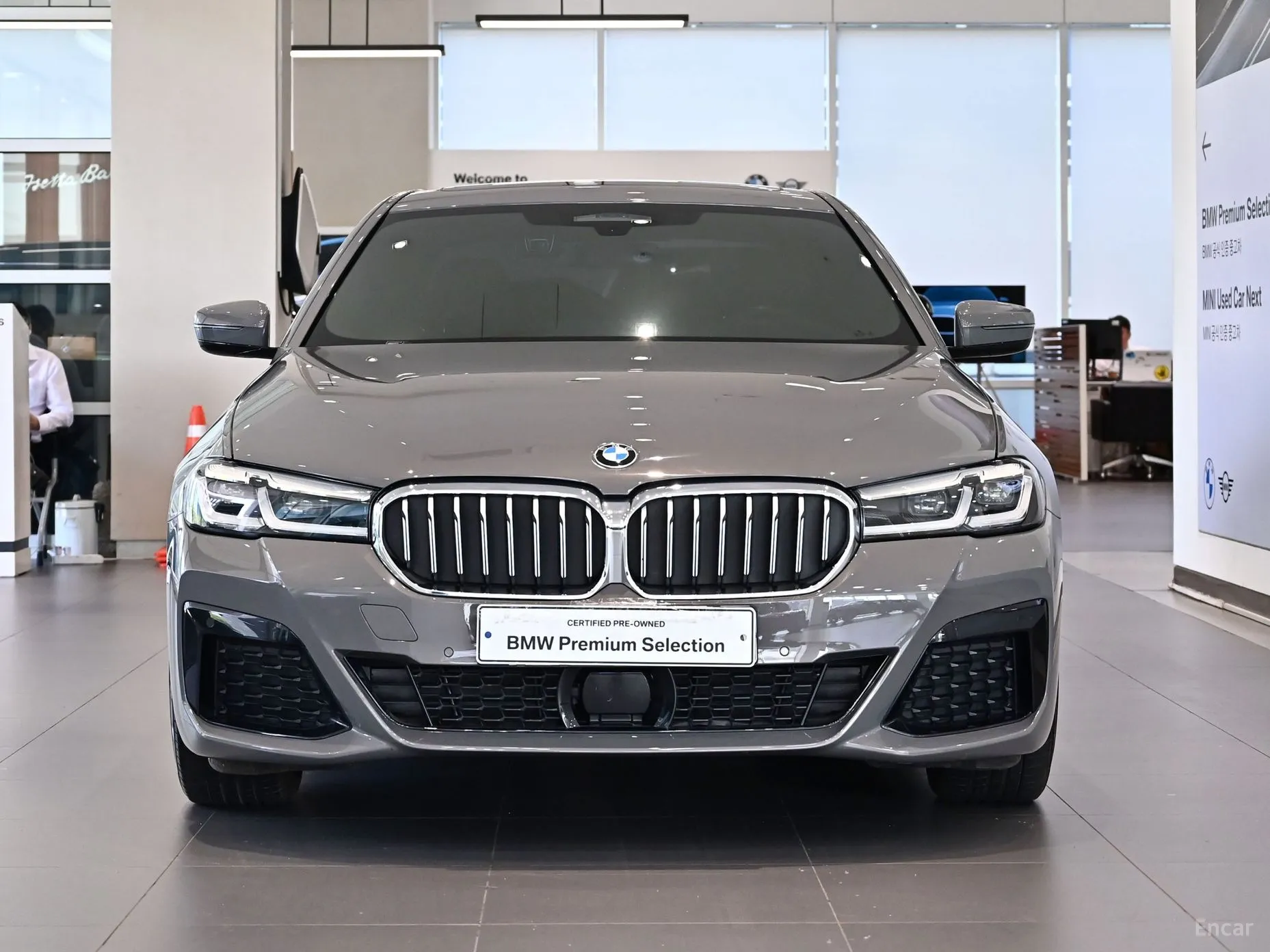 BMW 5 Series (G30) превью 2