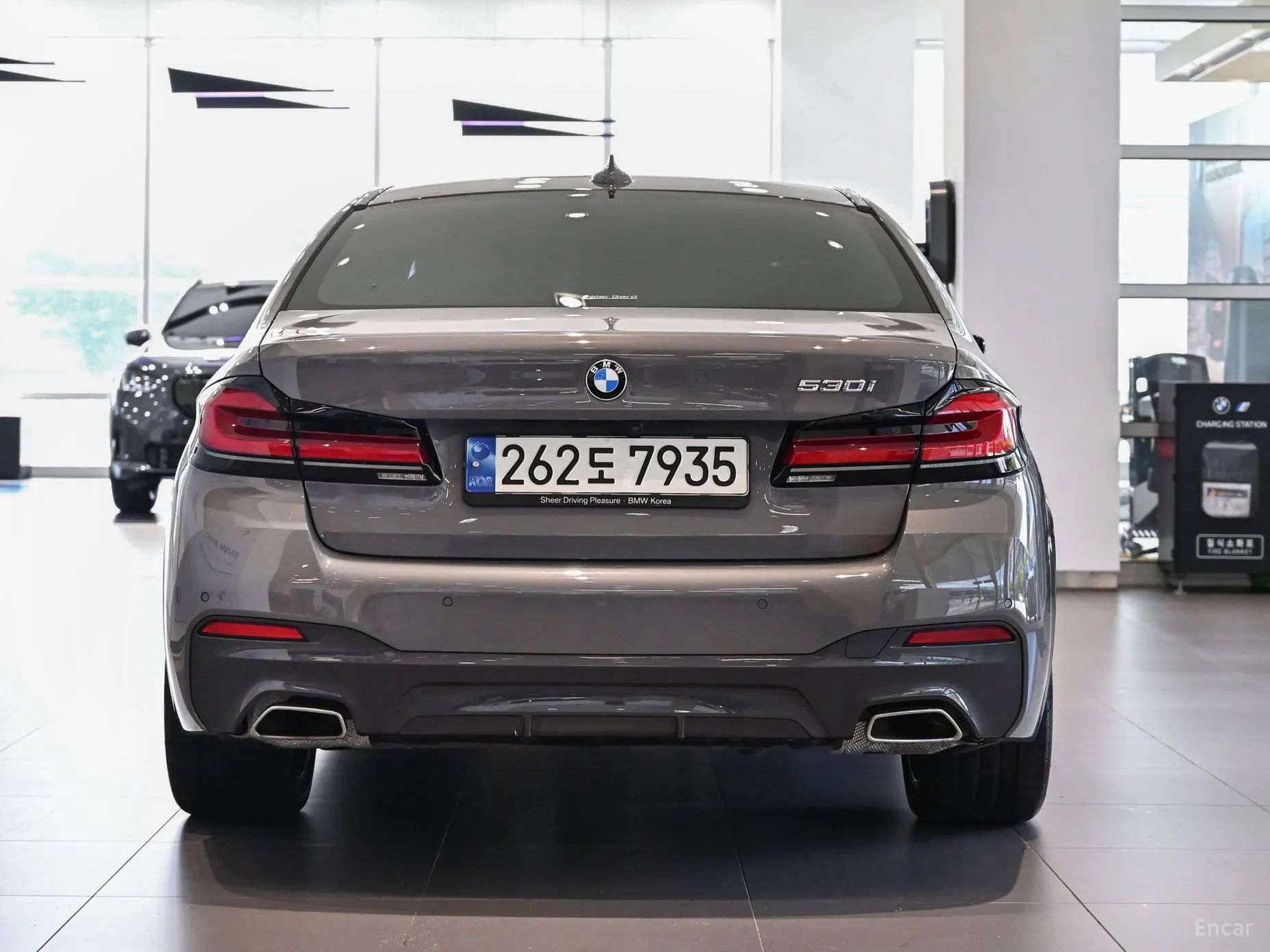 BMW 5 Series (G30) превью 3