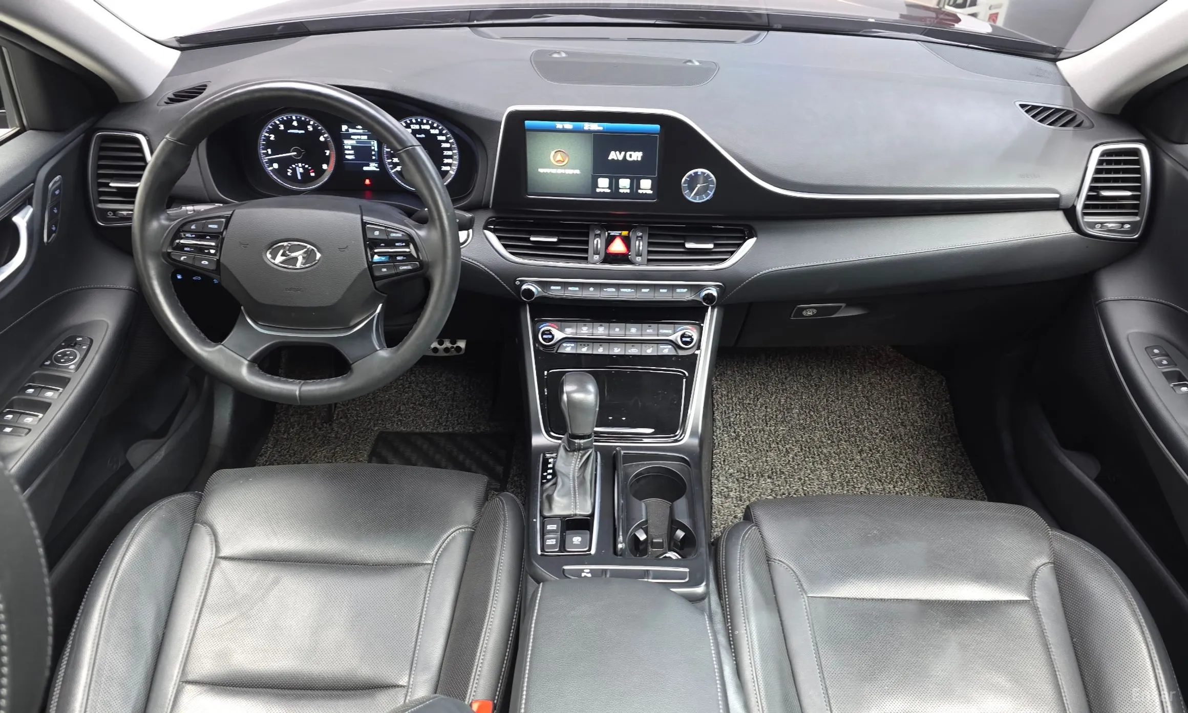Hyundai Grandeur IG превью 4