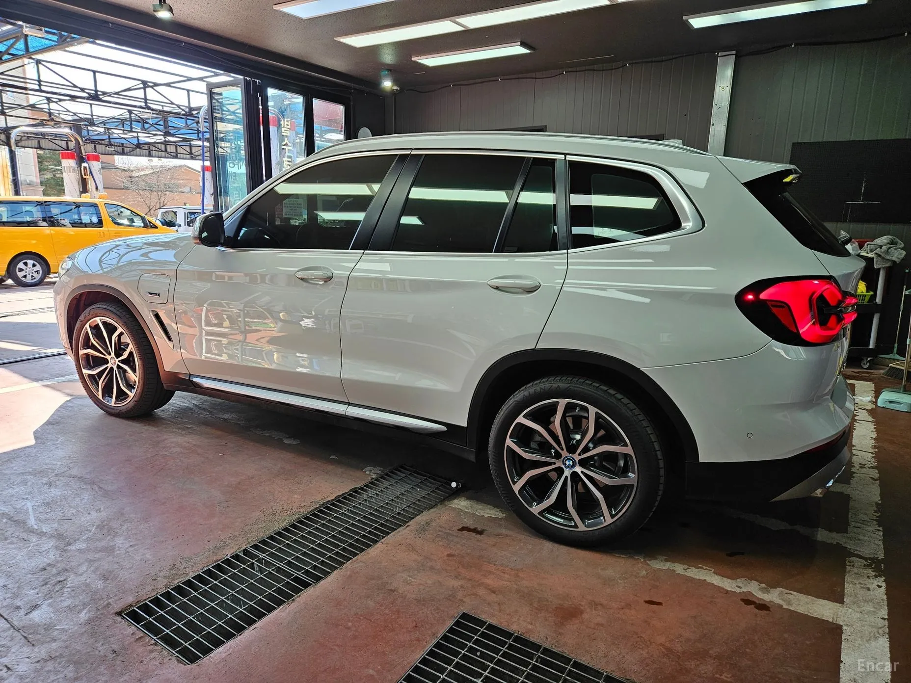 BMW X3 (G01) превью 3