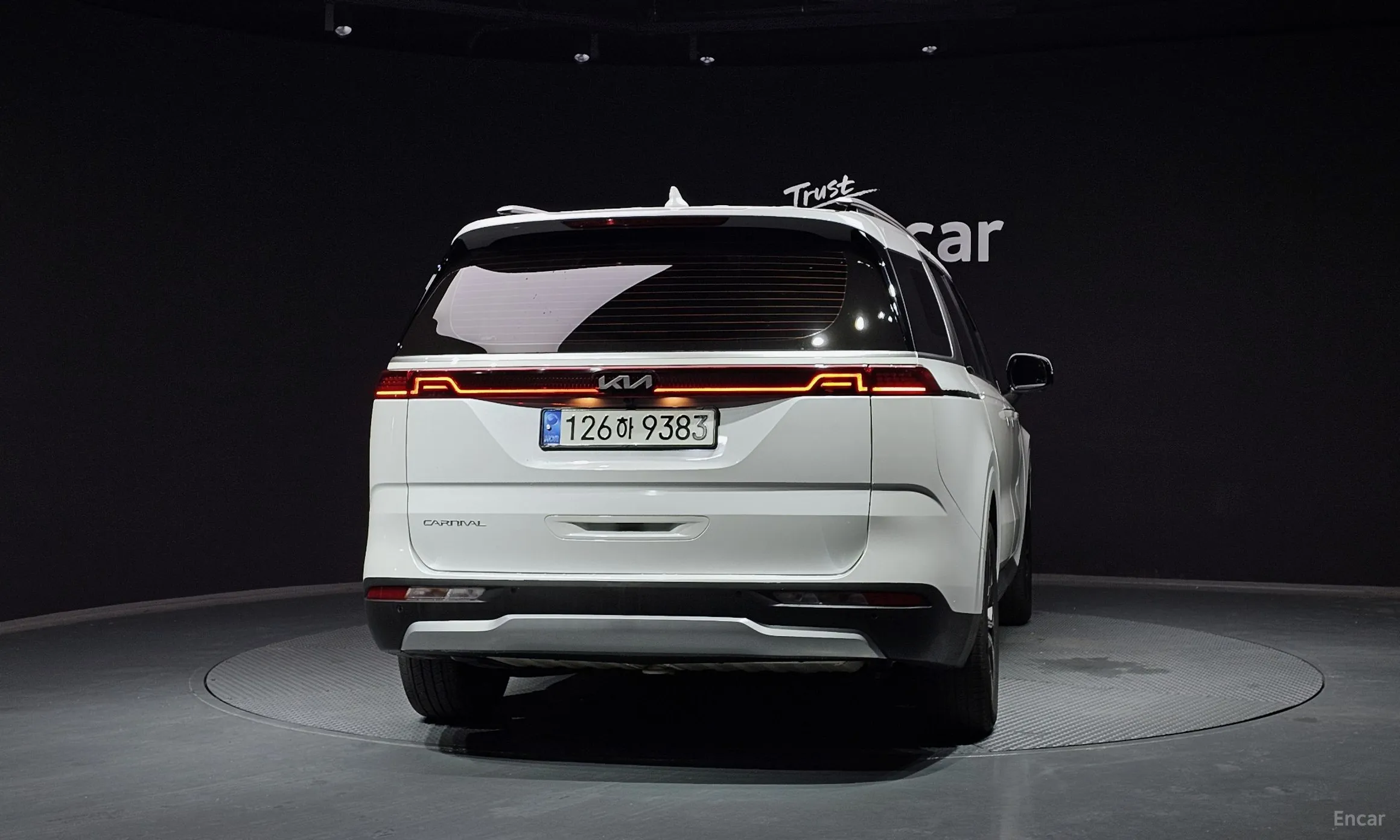 Kia Carnival Gen 4 превью 3
