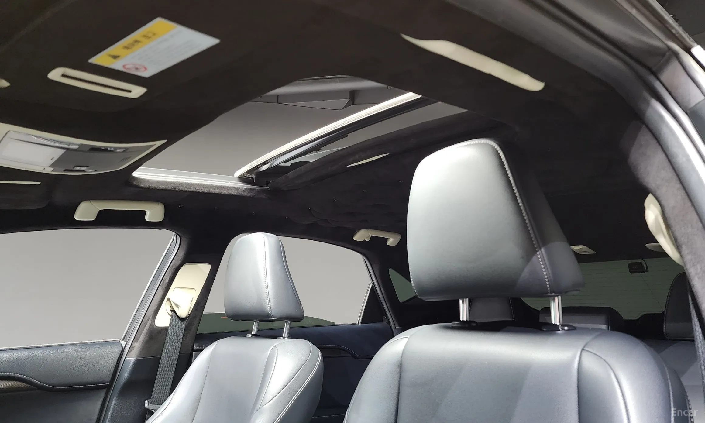 Lexus NX300h превью 16