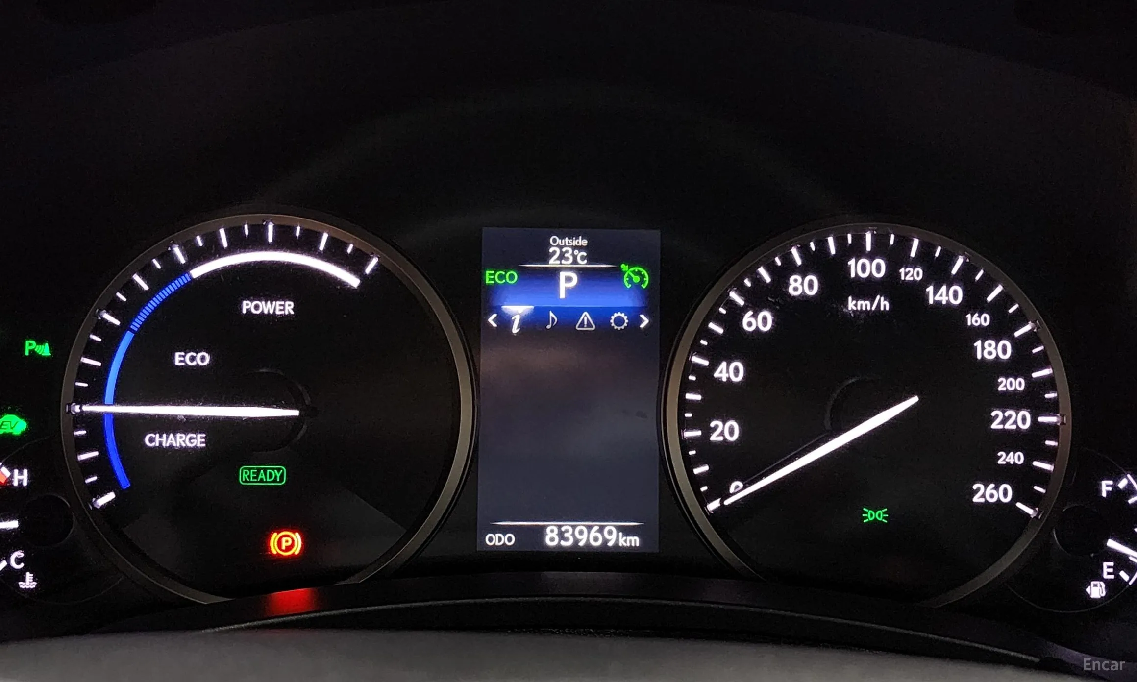 Lexus NX300h превью 8