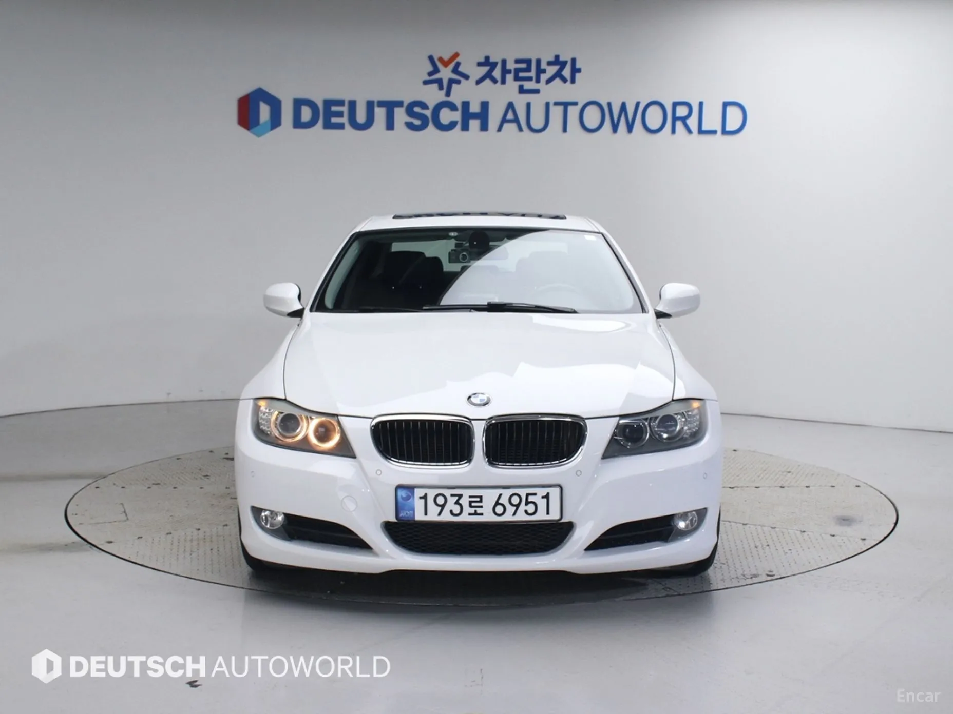 BMW 3 Series (E90) превью 2
